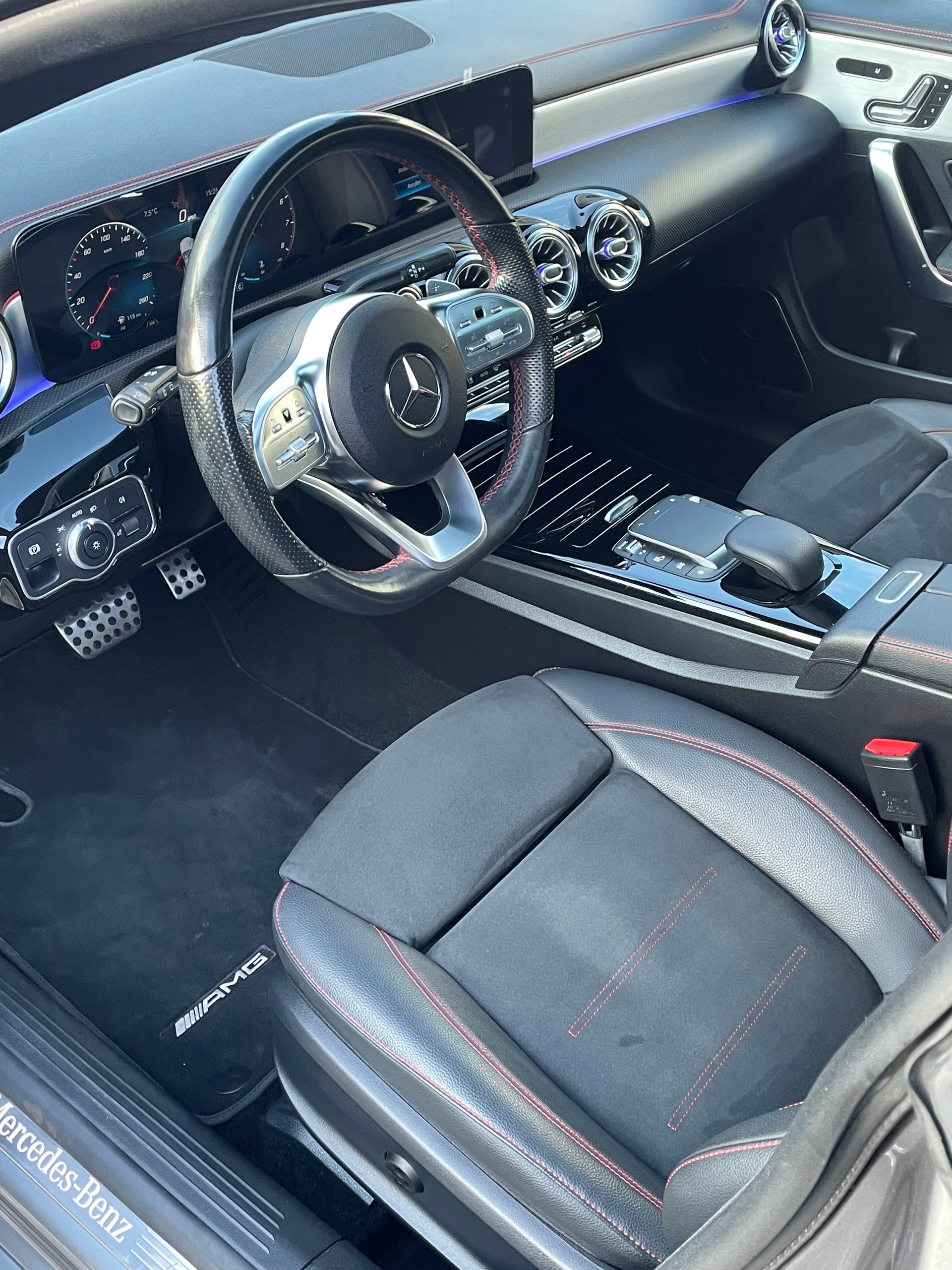 MERCEDES-BENZ CLA Shooting Brake 250 7G-DCT AMG Line-image-6