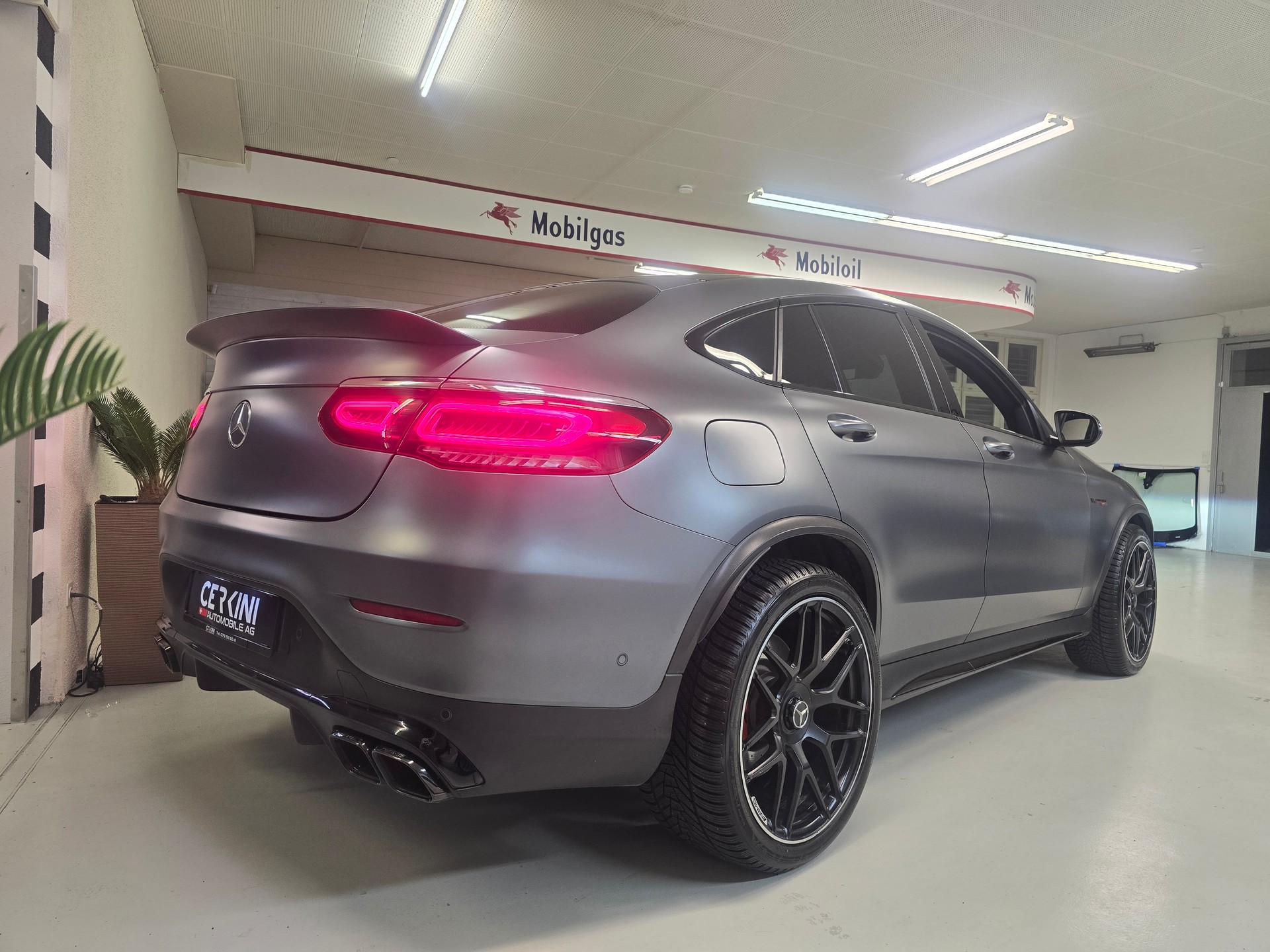 MERCEDES-BENZ GLC Coupé 63 S AMG 4Matic - Sonderlackierung-image-8