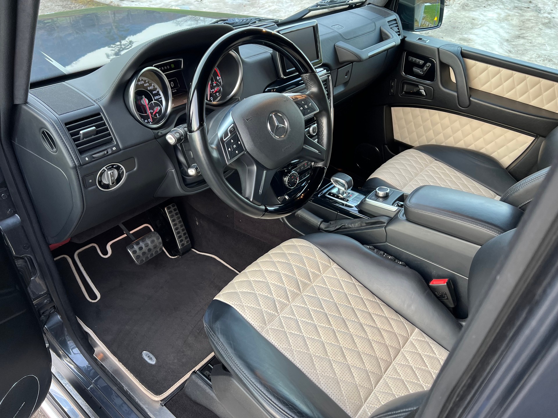 MERCEDES-BENZ G 63 AMG Automatic-image-8