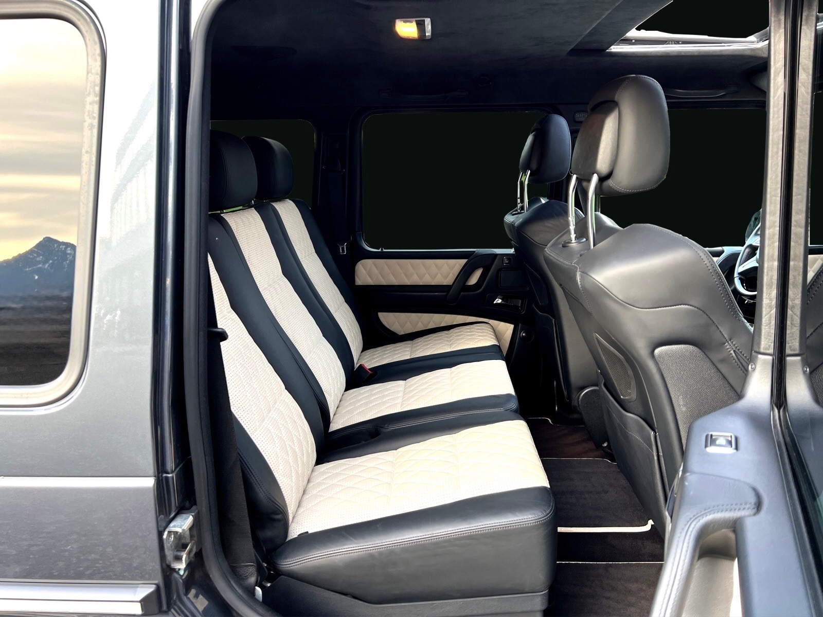 MERCEDES-BENZ G 63 AMG Automatic-image-11