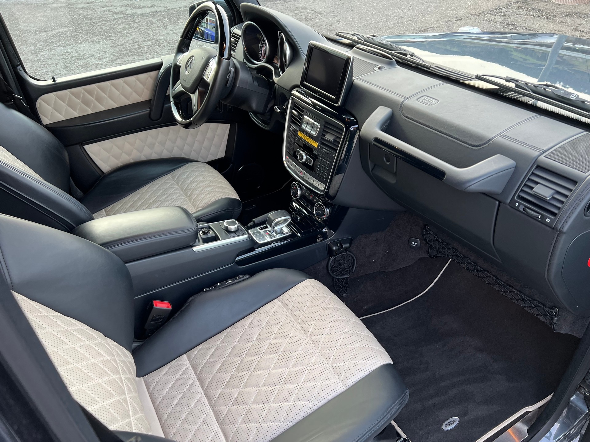 MERCEDES-BENZ G 63 AMG Automatic-image-15