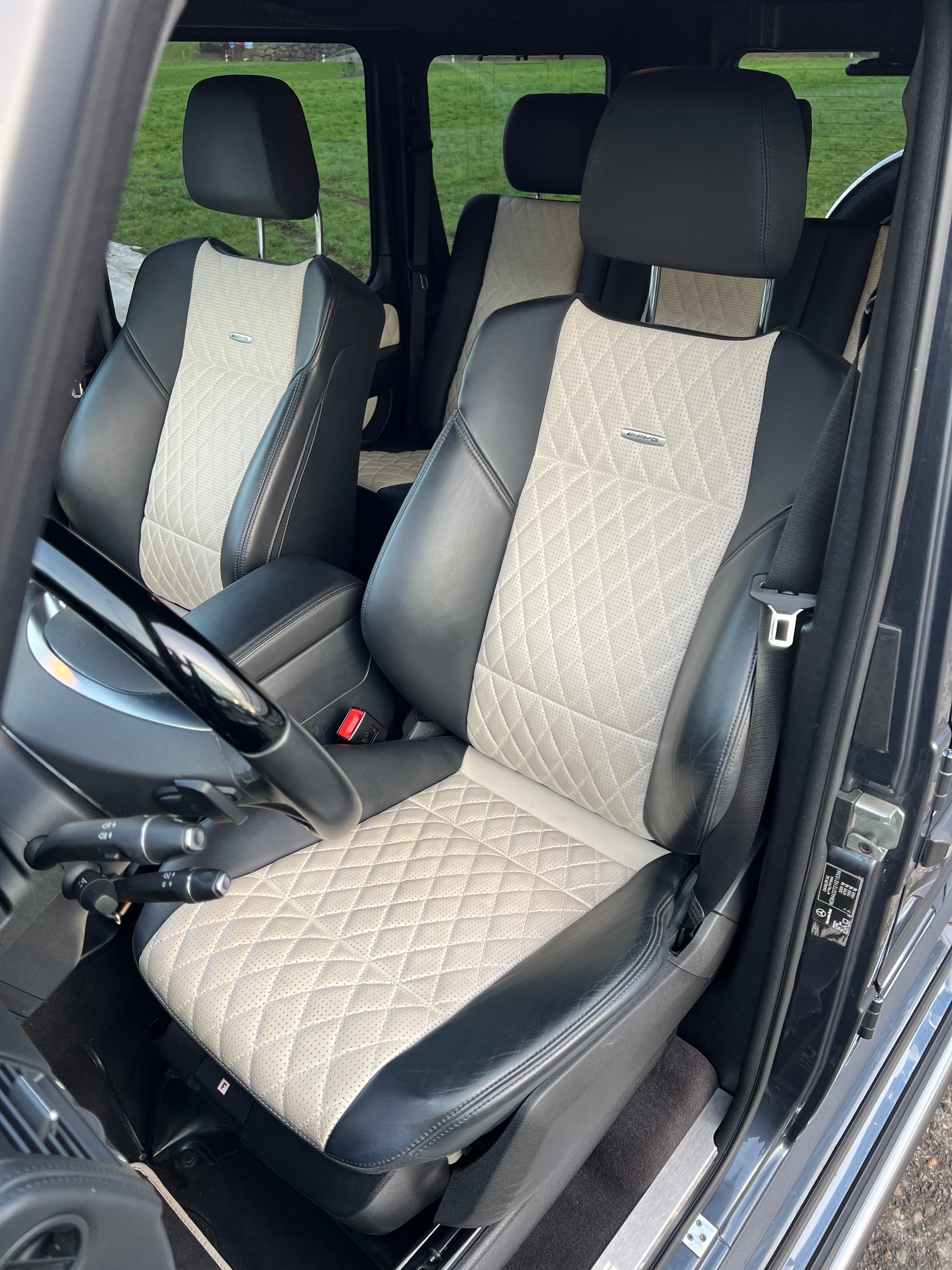 MERCEDES-BENZ G 63 AMG Automatic-image-10