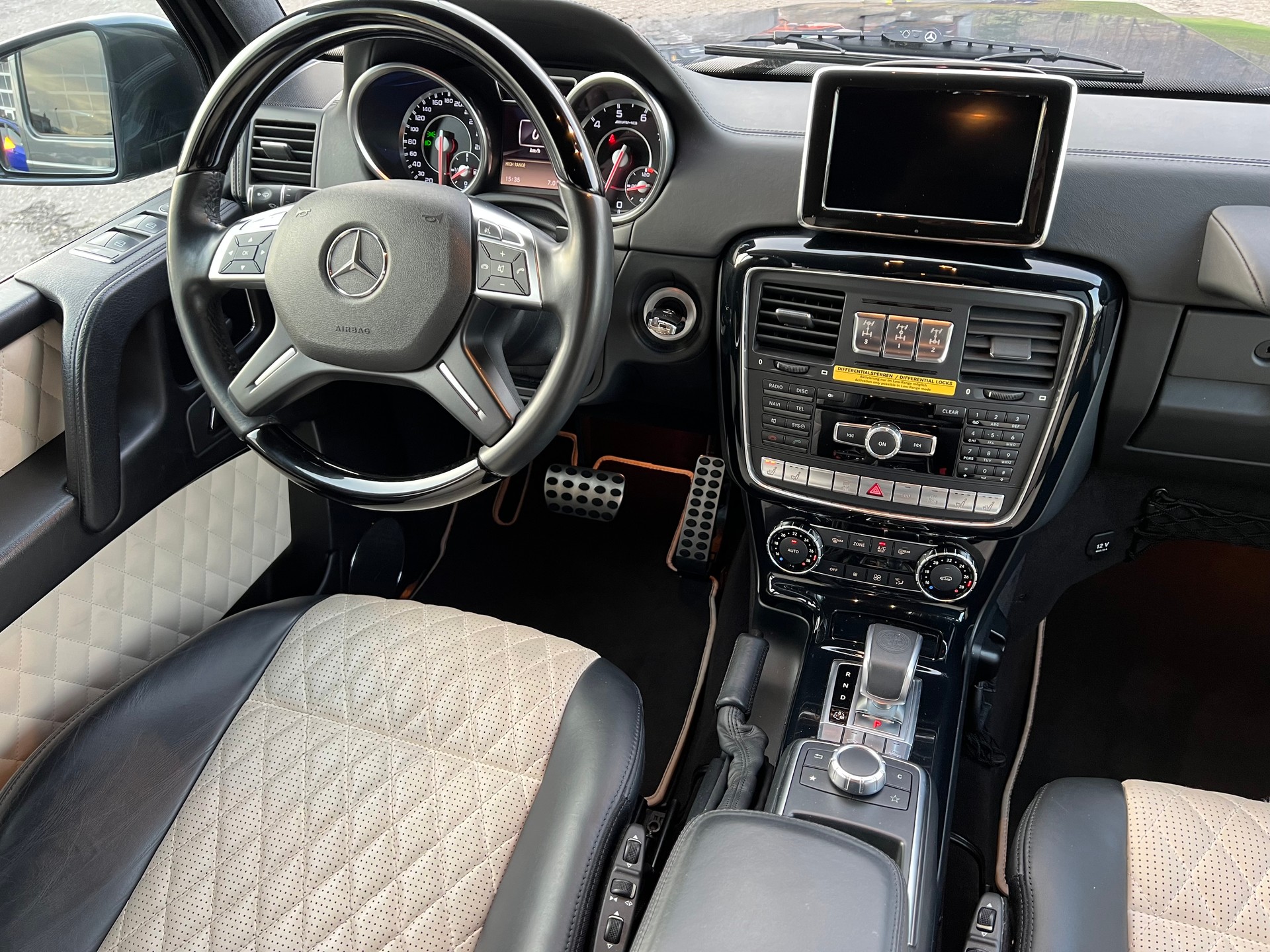 MERCEDES-BENZ G 63 AMG Automatic-image-14