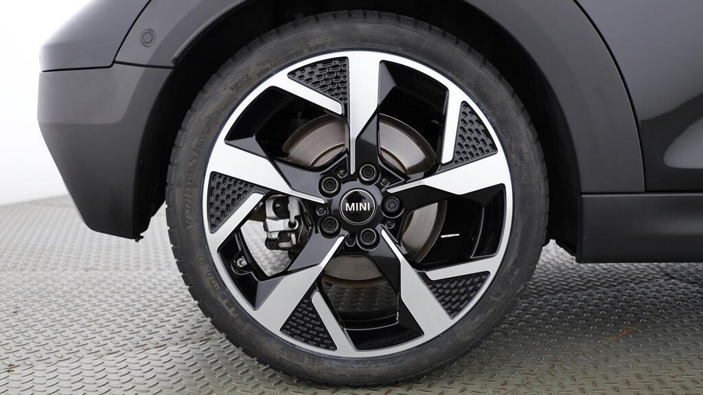MINI Cooper S Cabrio-image-7