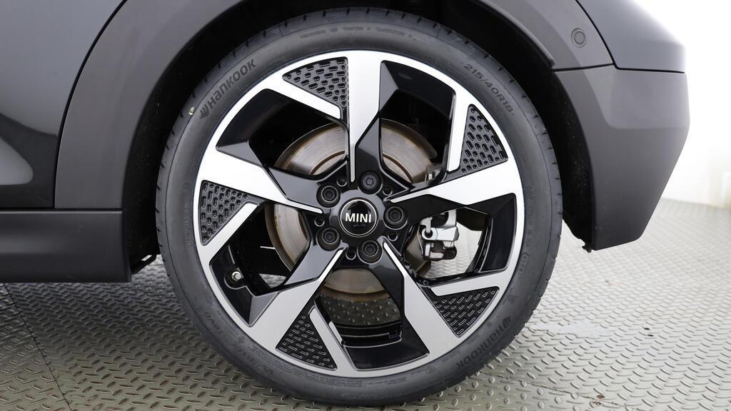 MINI Cooper S Cabrio-image-10