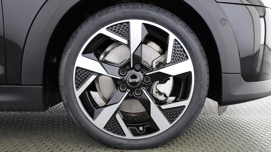 MINI Cooper S Cabrio-image-9