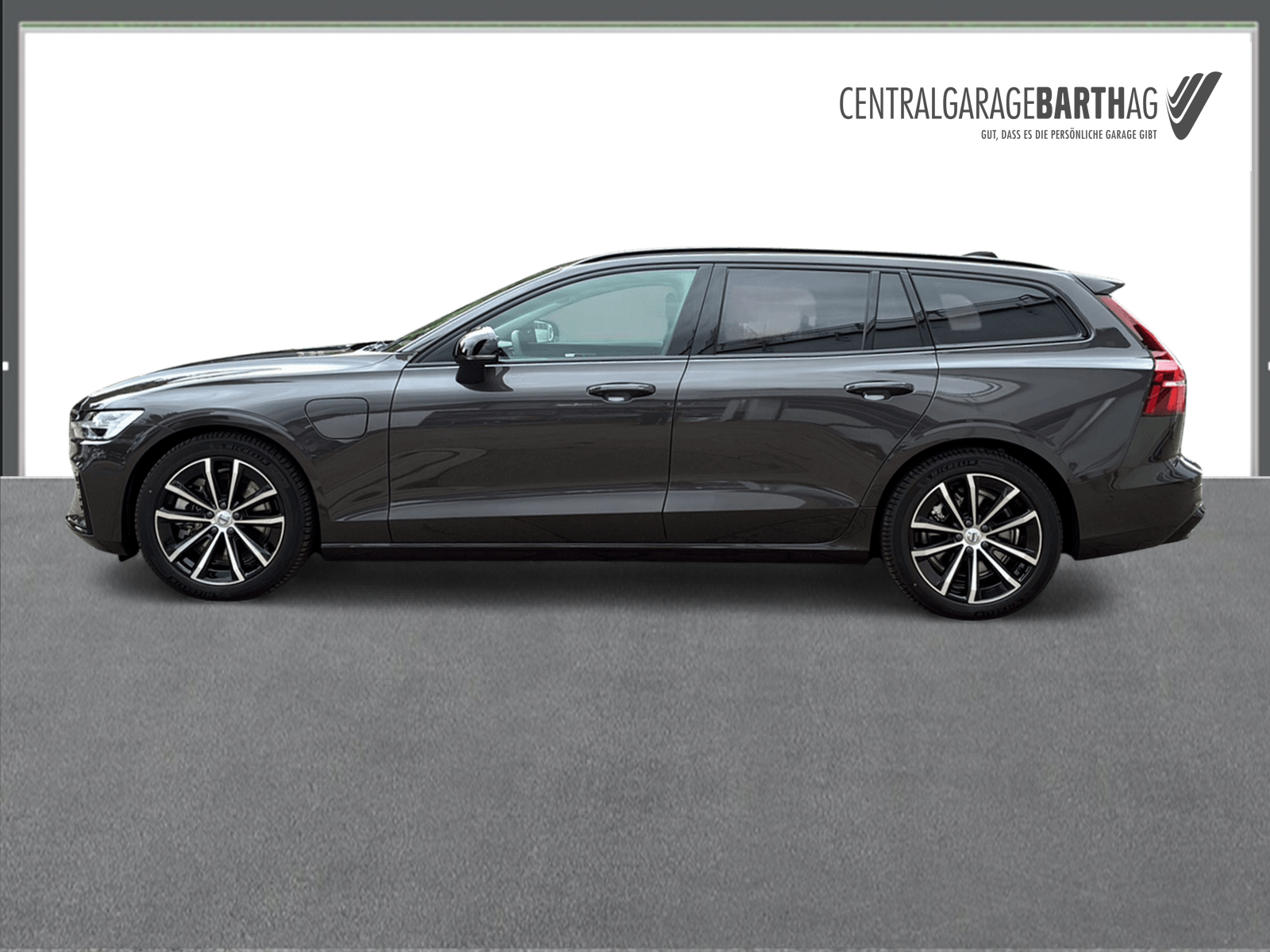 VOLVO V60 2.0 T6 TE Plus Dark eAWD-image-3