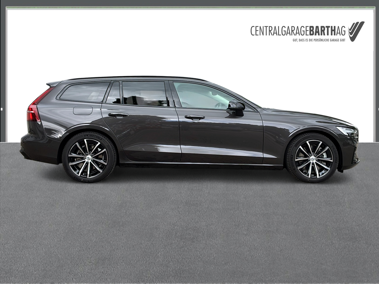 VOLVO V60 2.0 T6 TE Plus Dark eAWD-image-4