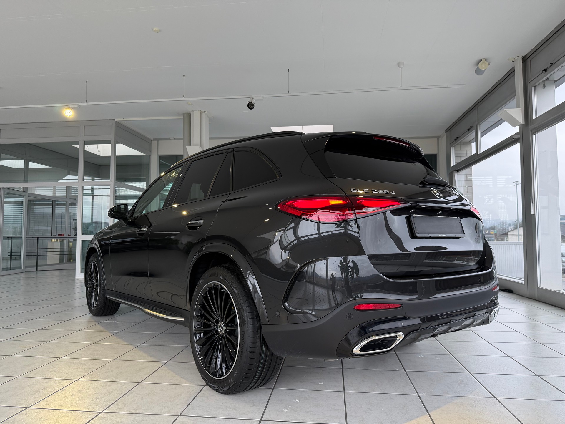 MERCEDES-BENZ GLC 220 d 4MATIC-showroom-element-2