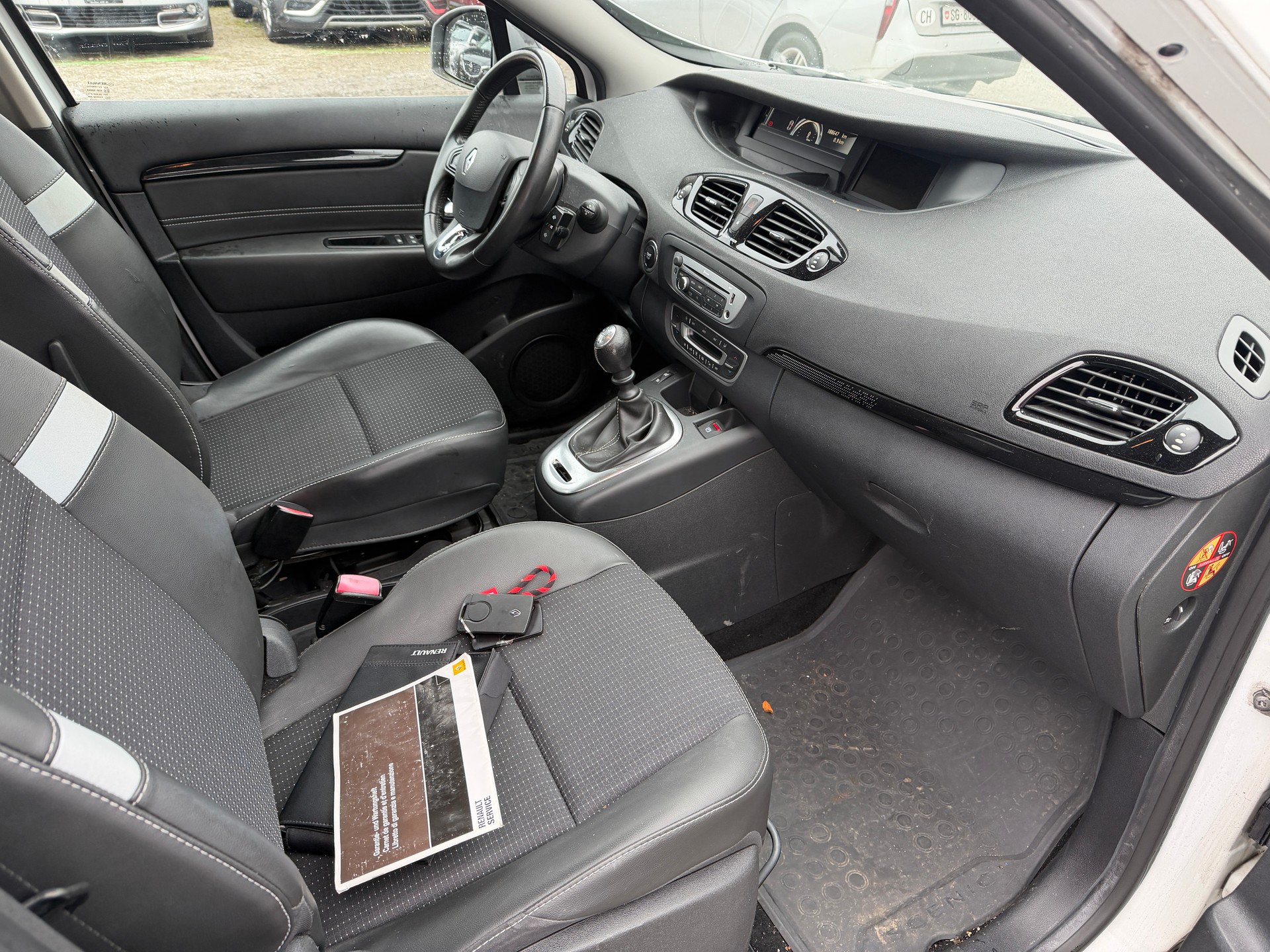 RENAULT Scénic 1.2 16V Turbo Dynamique-image-7