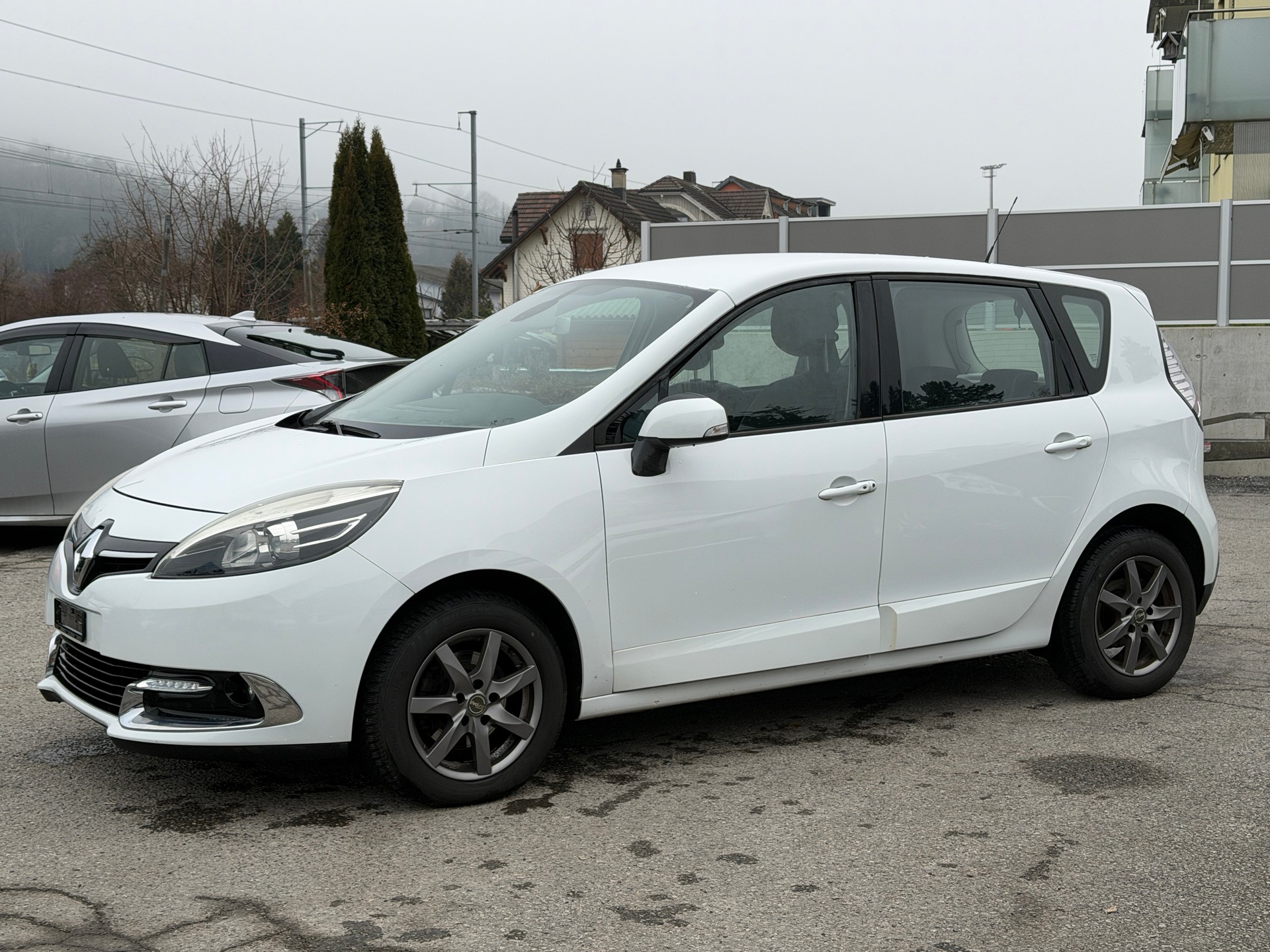 RENAULT Scénic 1.2 16V Turbo Dynamique-image-1
