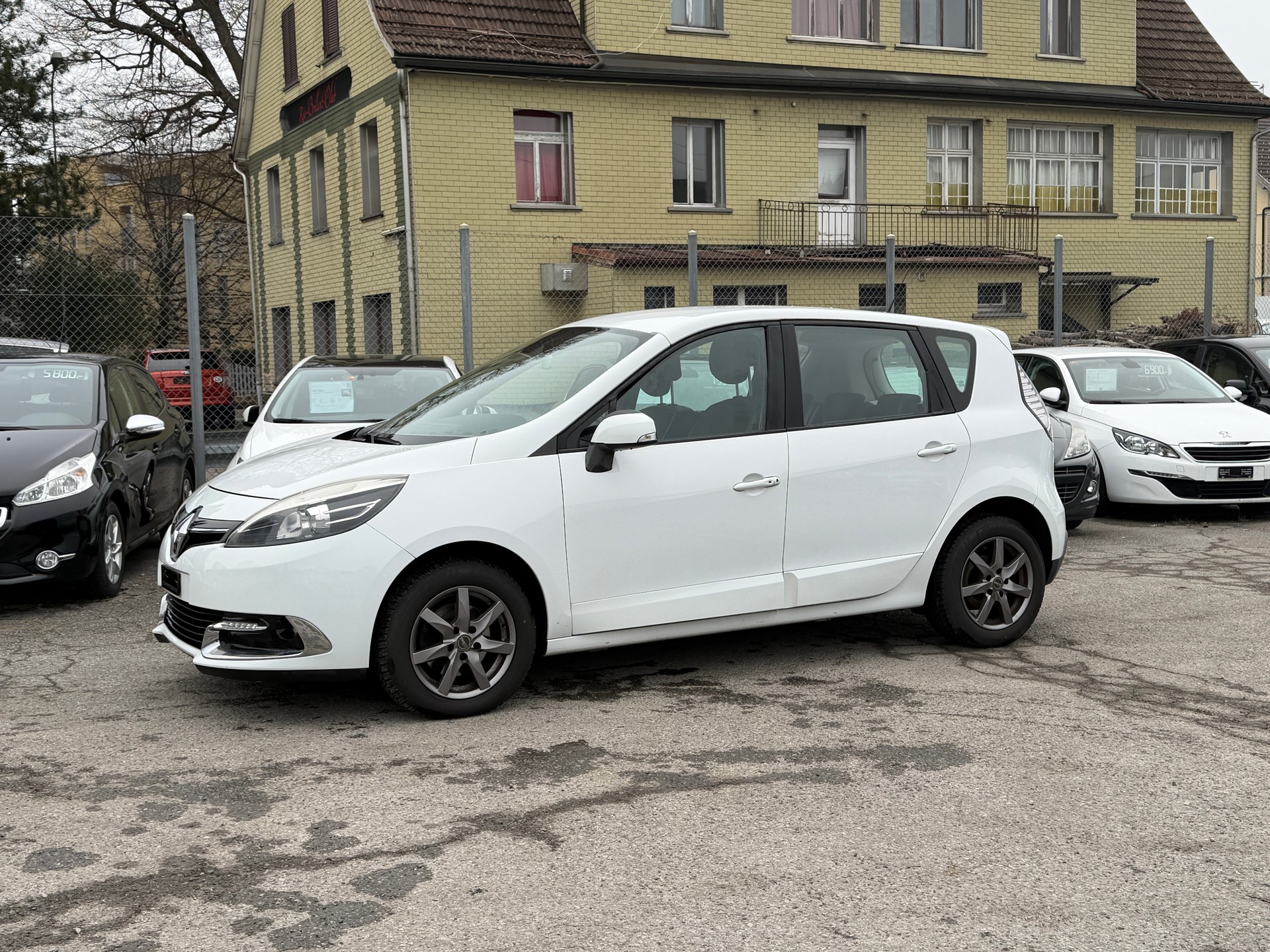 RENAULT Scénic 1.2 16V Turbo Dynamique-image-4