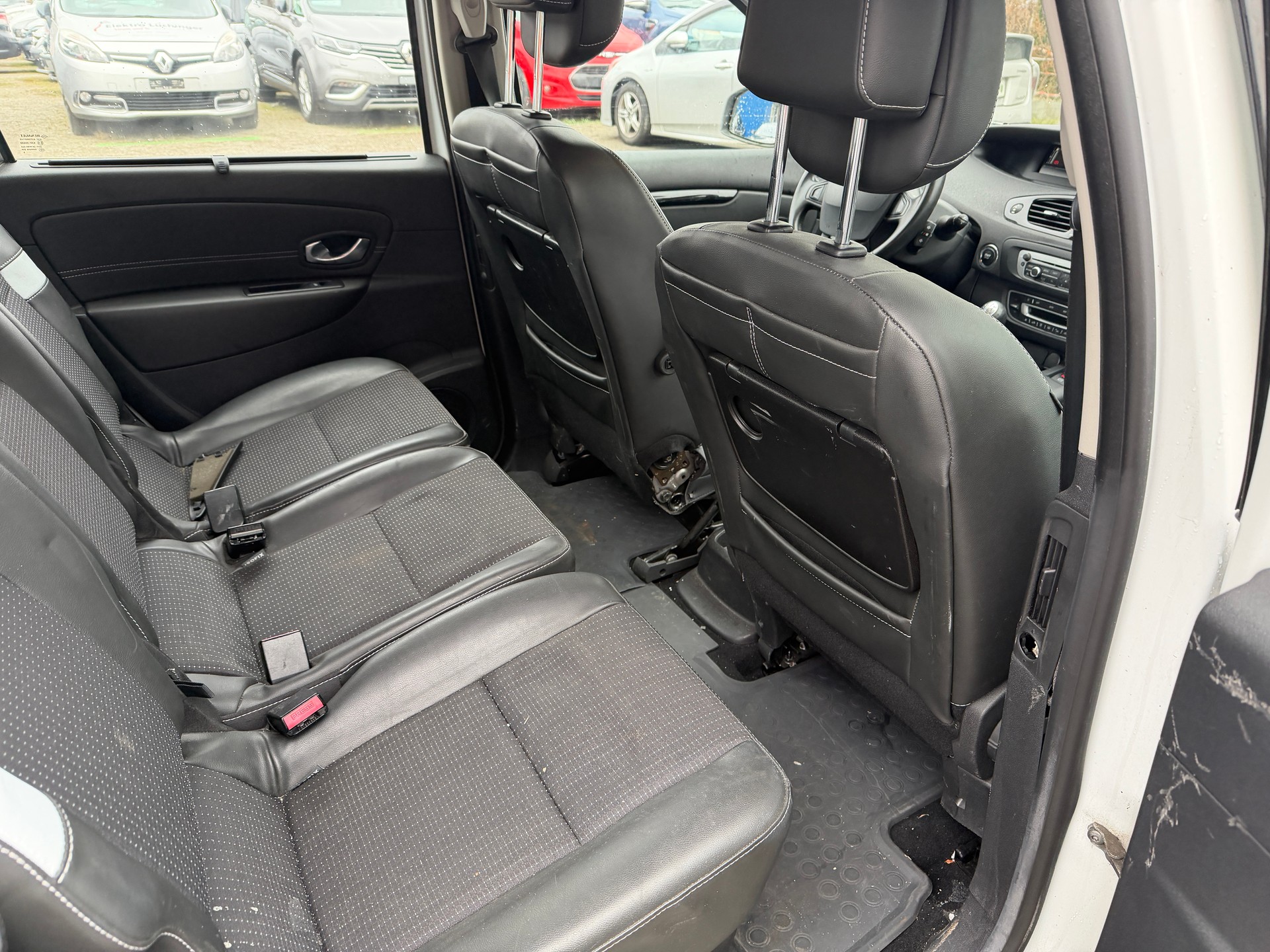 RENAULT Scénic 1.2 16V Turbo Dynamique-image-6