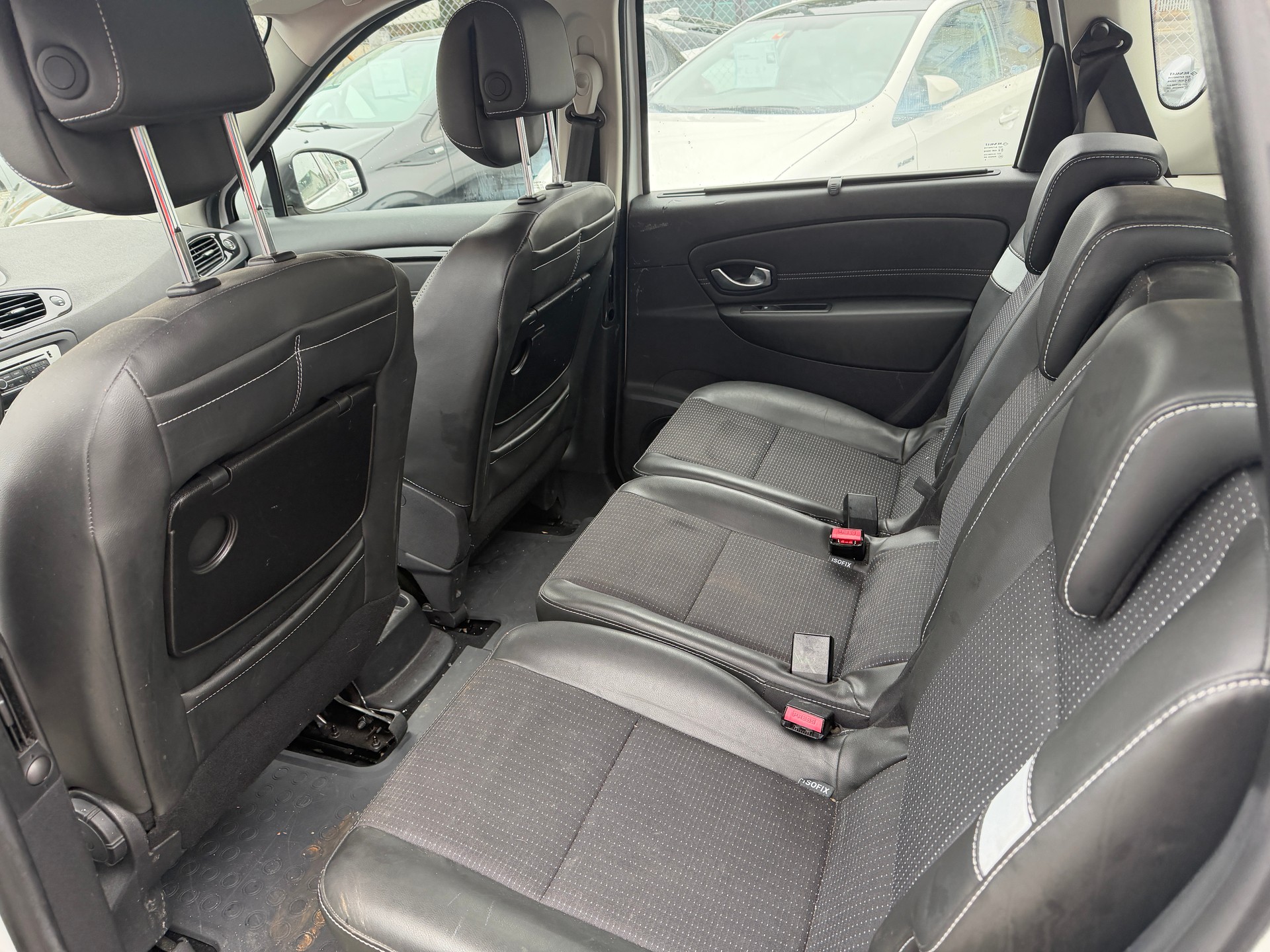 RENAULT Scénic 1.2 16V Turbo Dynamique-image-9