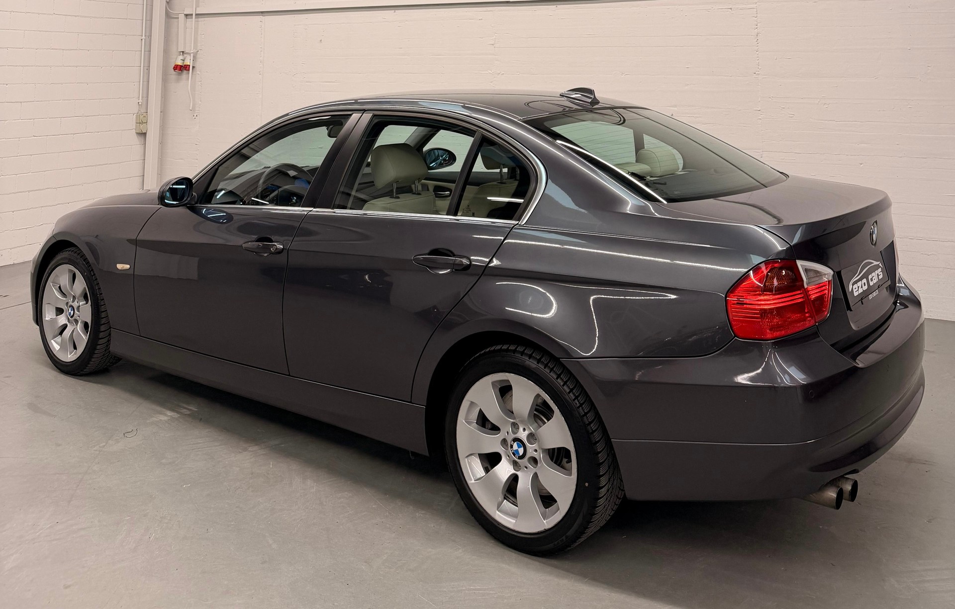 BMW 325d (3.0 Diesel) Sport Edition Automat Frisch ab MFK Top Angebot-image-6