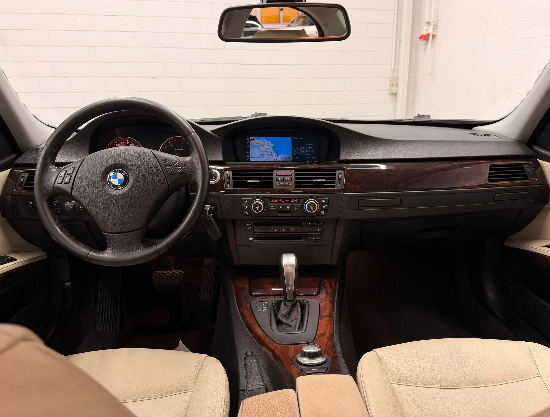 BMW 325d (3.0 Diesel) Sport Edition Automat Frisch ab MFK Top Angebot-image-10