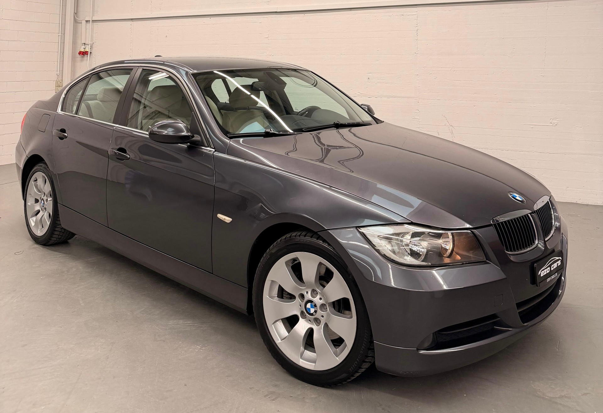BMW 325d (3.0 Diesel) Sport Edition Automat Frisch ab MFK Top Angebot-showroom-element-2