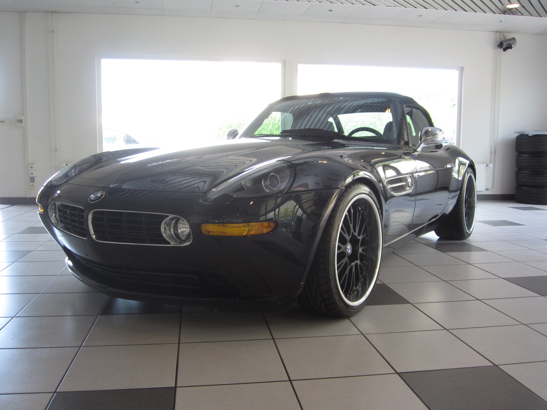 BMW Z8 Roadster-image-0
