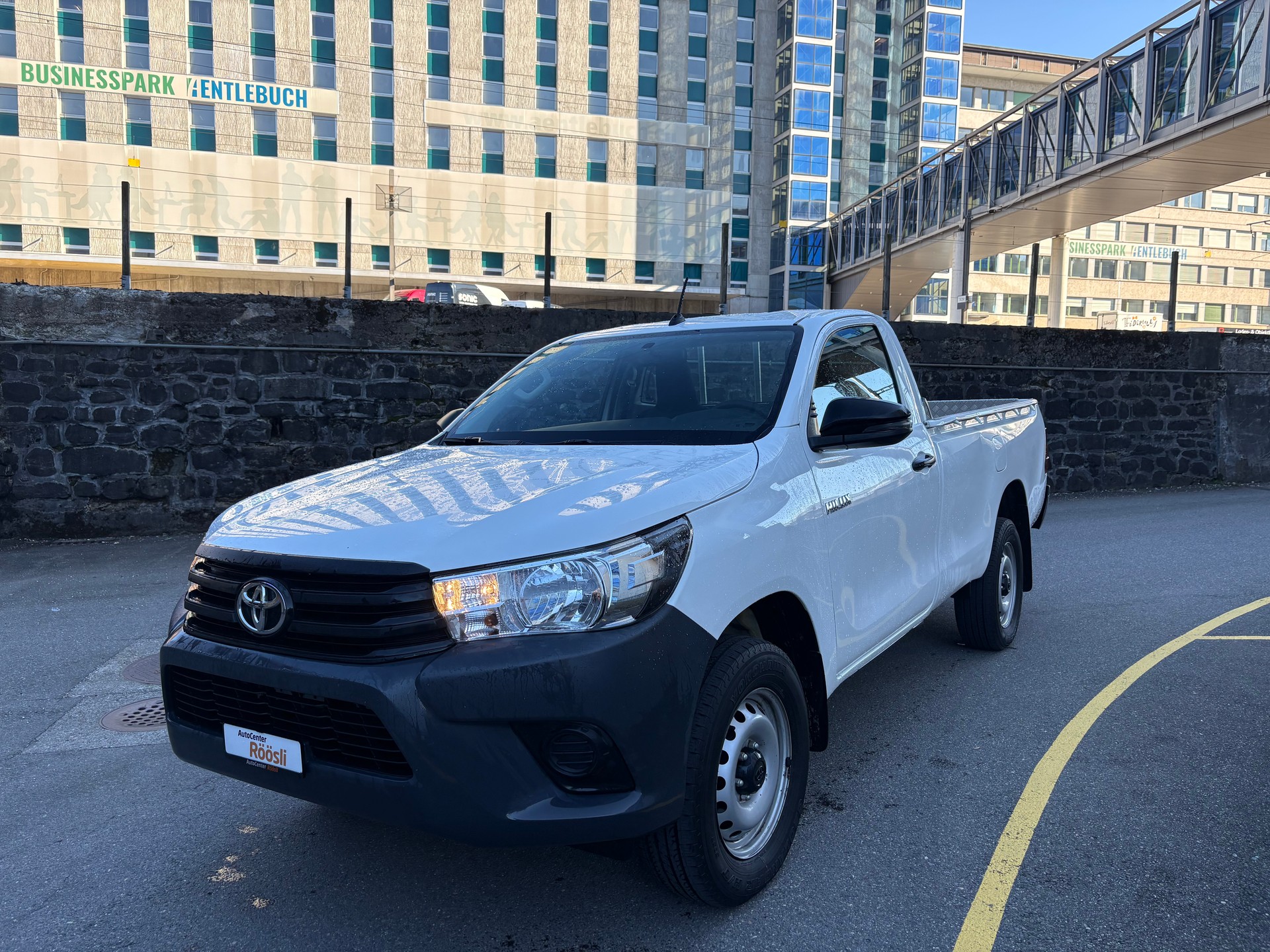 TOYOTA Hilux 2.4D-4D Single-Cab 4x4-image-1