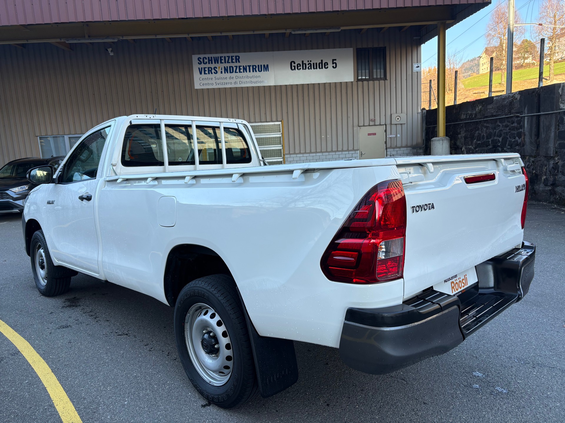 TOYOTA Hilux 2.4D-4D Single-Cab 4x4-image-4