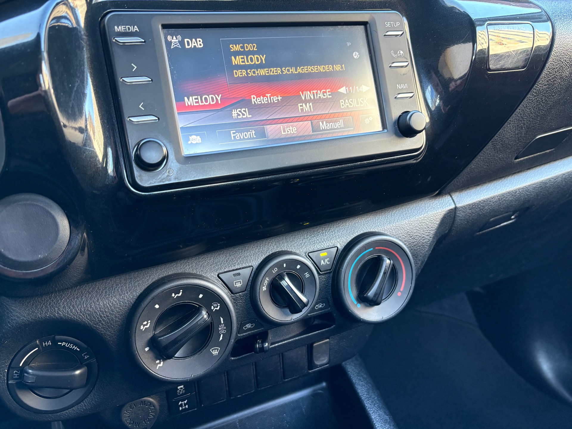 TOYOTA Hilux 2.4D-4D Single-Cab 4x4-image-8
