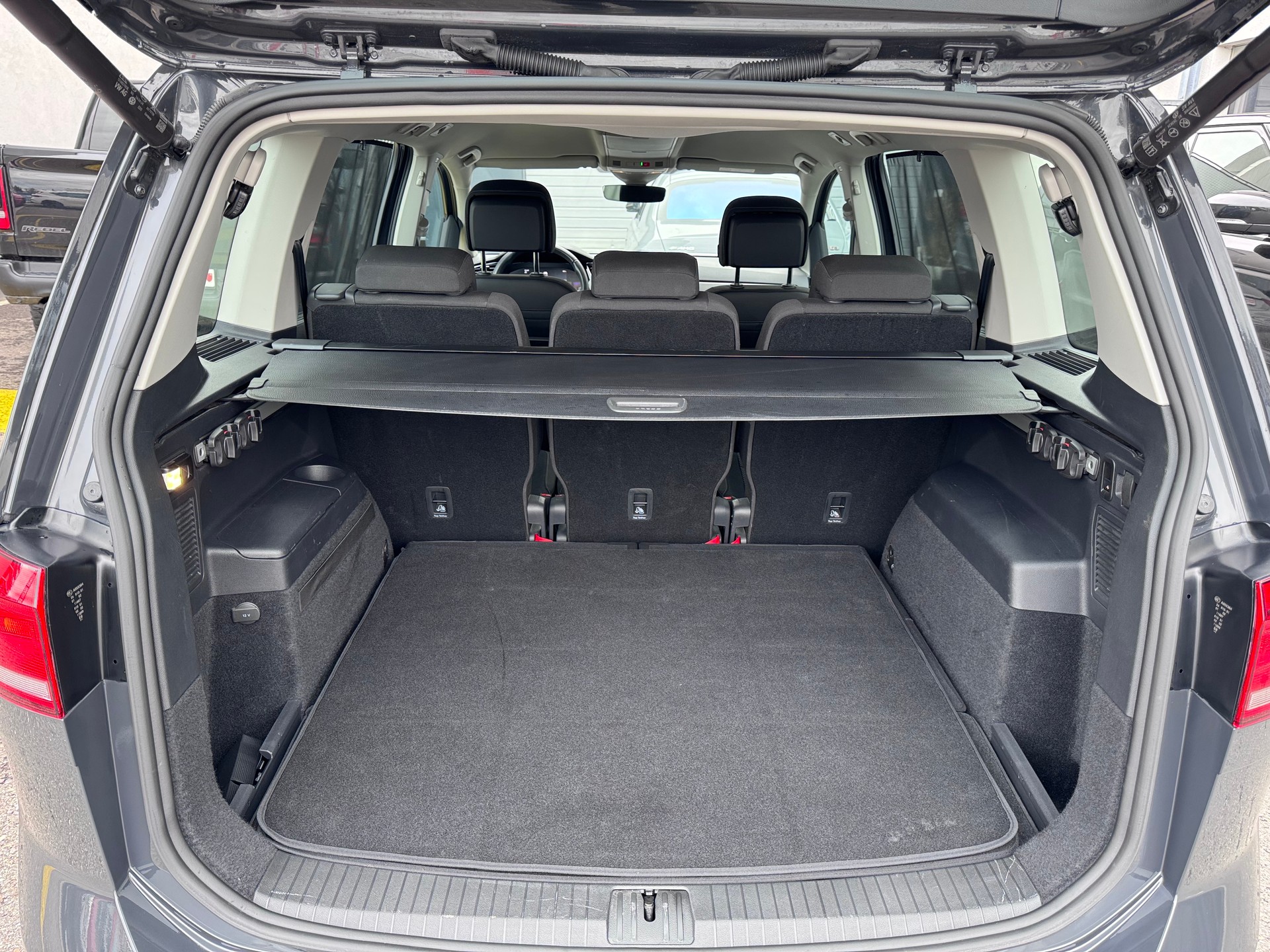 VW Touran 2.0 TDI BlueMotion Technology Comfortline DSG-image-12