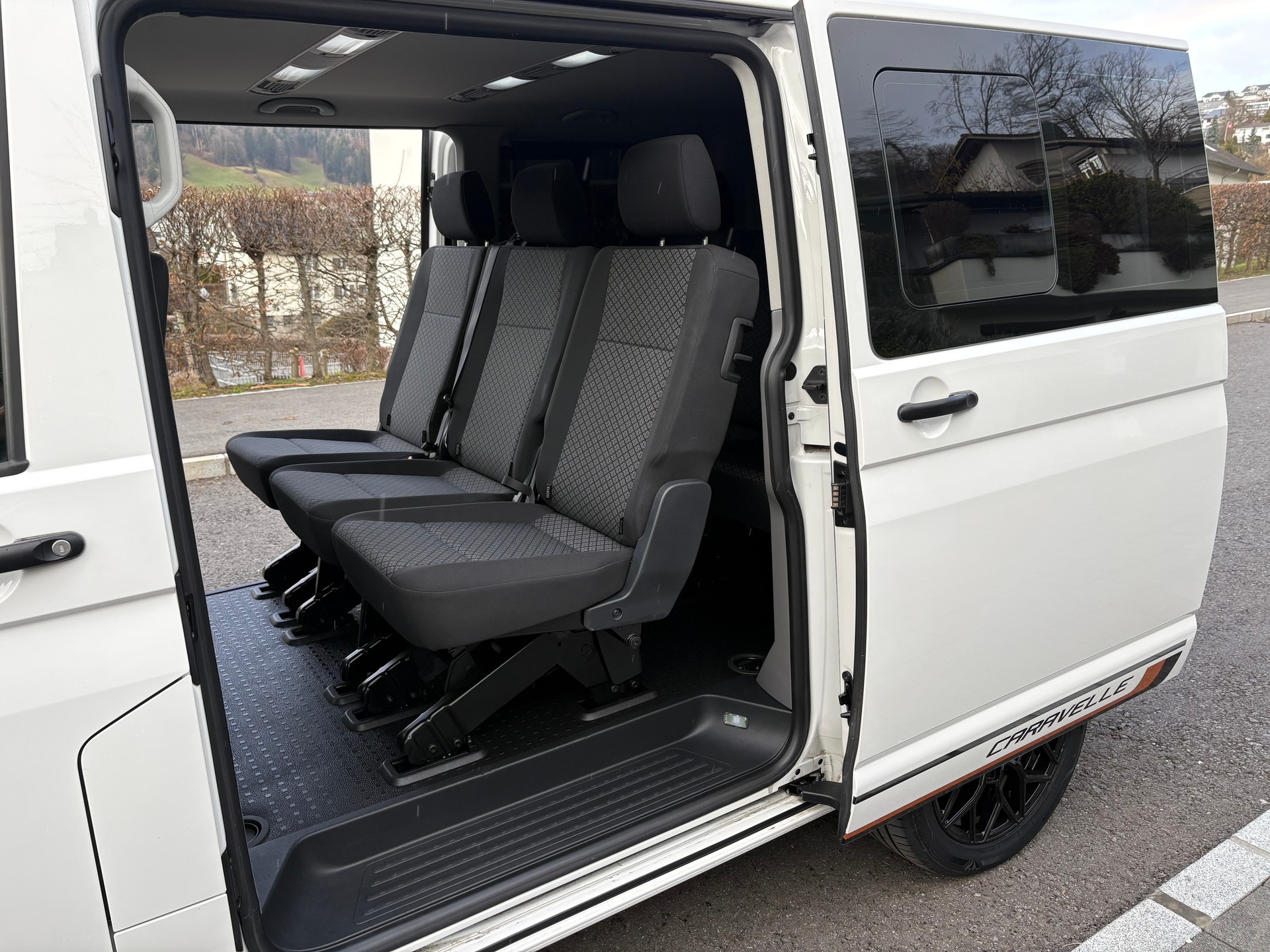 VW T6.1 Caravelle 2.0 TDI 4Motion-image-12