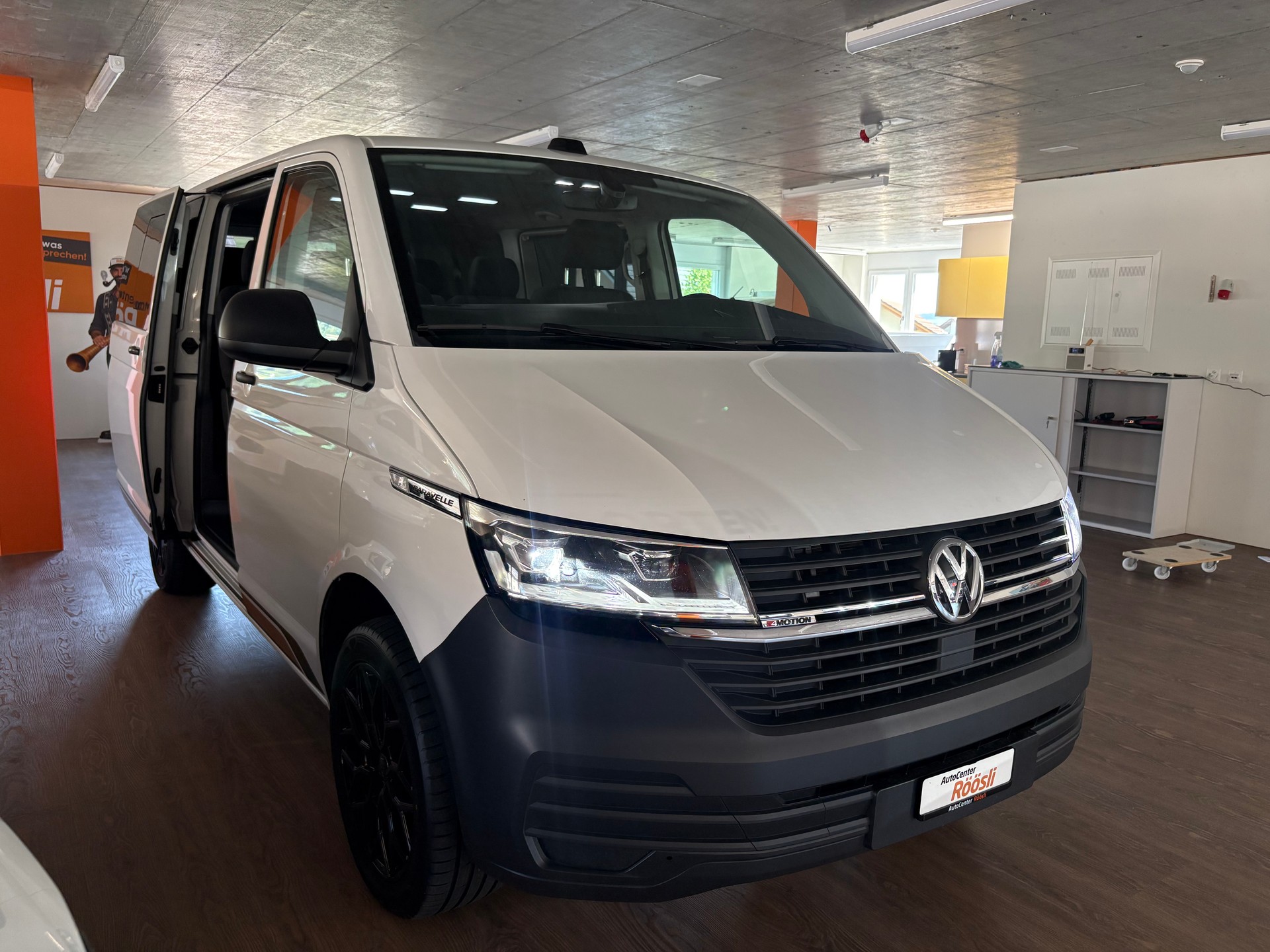 VW T6.1 Caravelle 2.0 TDI 4Motion-image-2