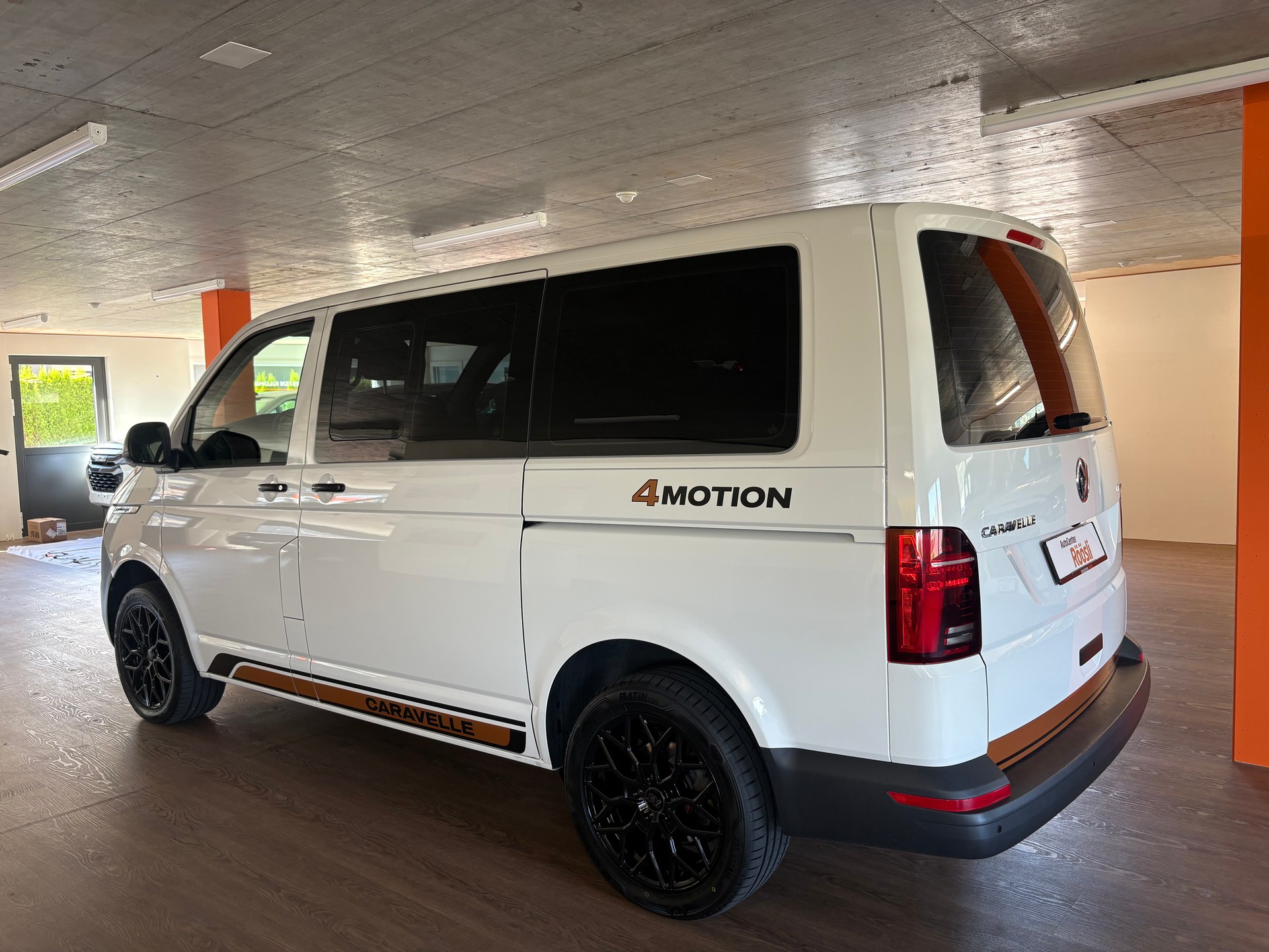 VW T6.1 Caravelle 2.0 TDI 4Motion-image-3