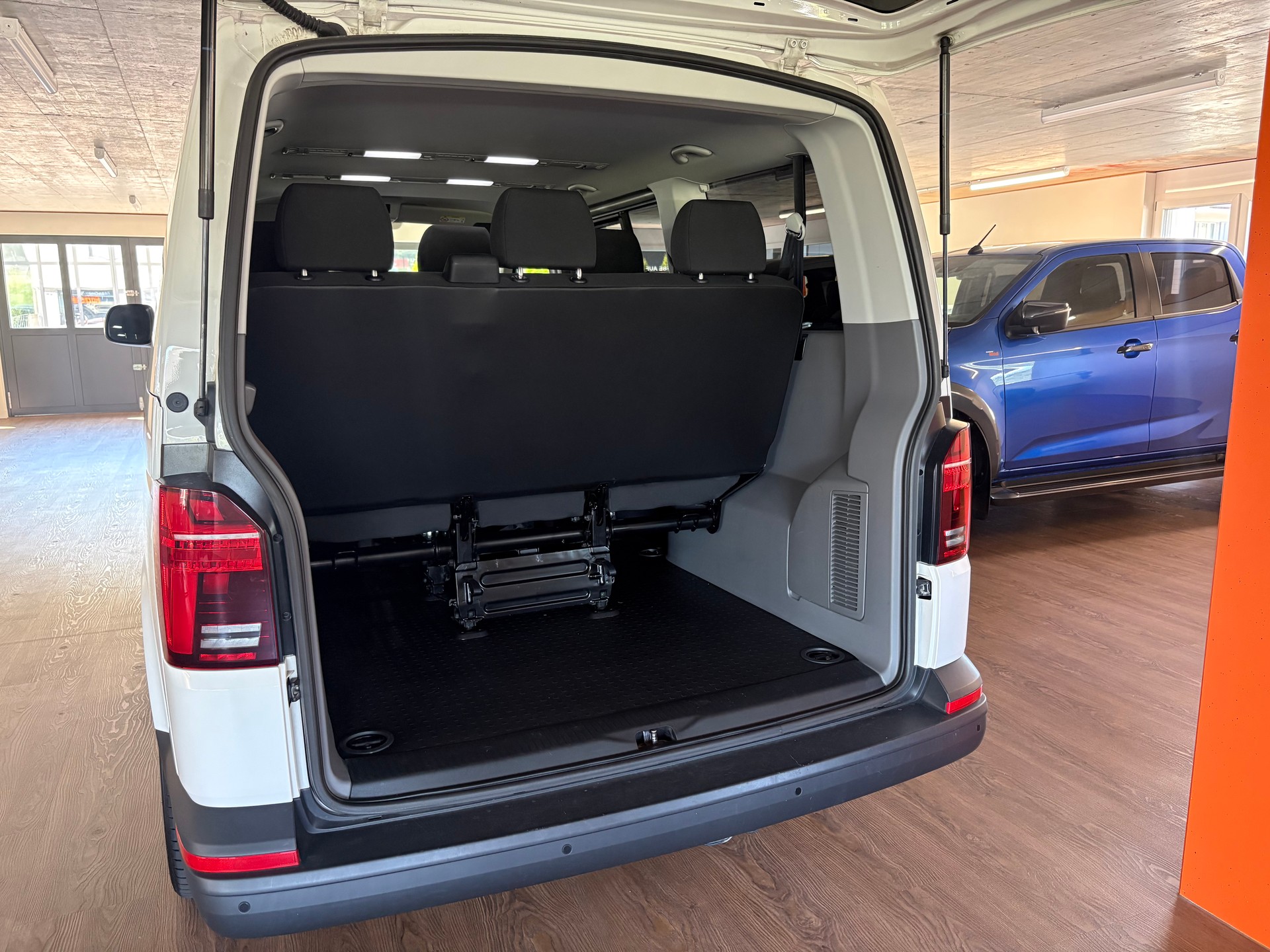 VW T6.1 Caravelle 2.0 TDI 4Motion-image-14