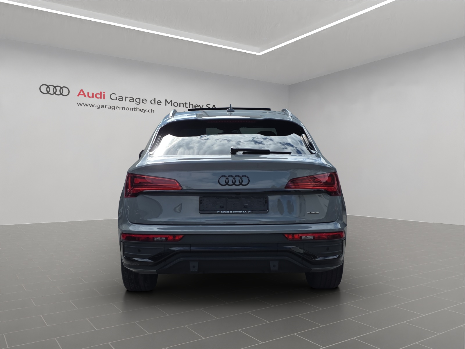 AUDI Q5 Sportback 45 TFSI Black Edition quattro S-tronic-image-4