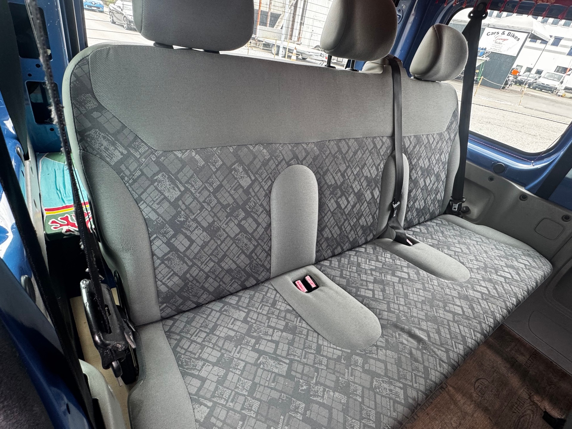OPEL Vivaro Life 2.5 CDTI 2.7t-image-12