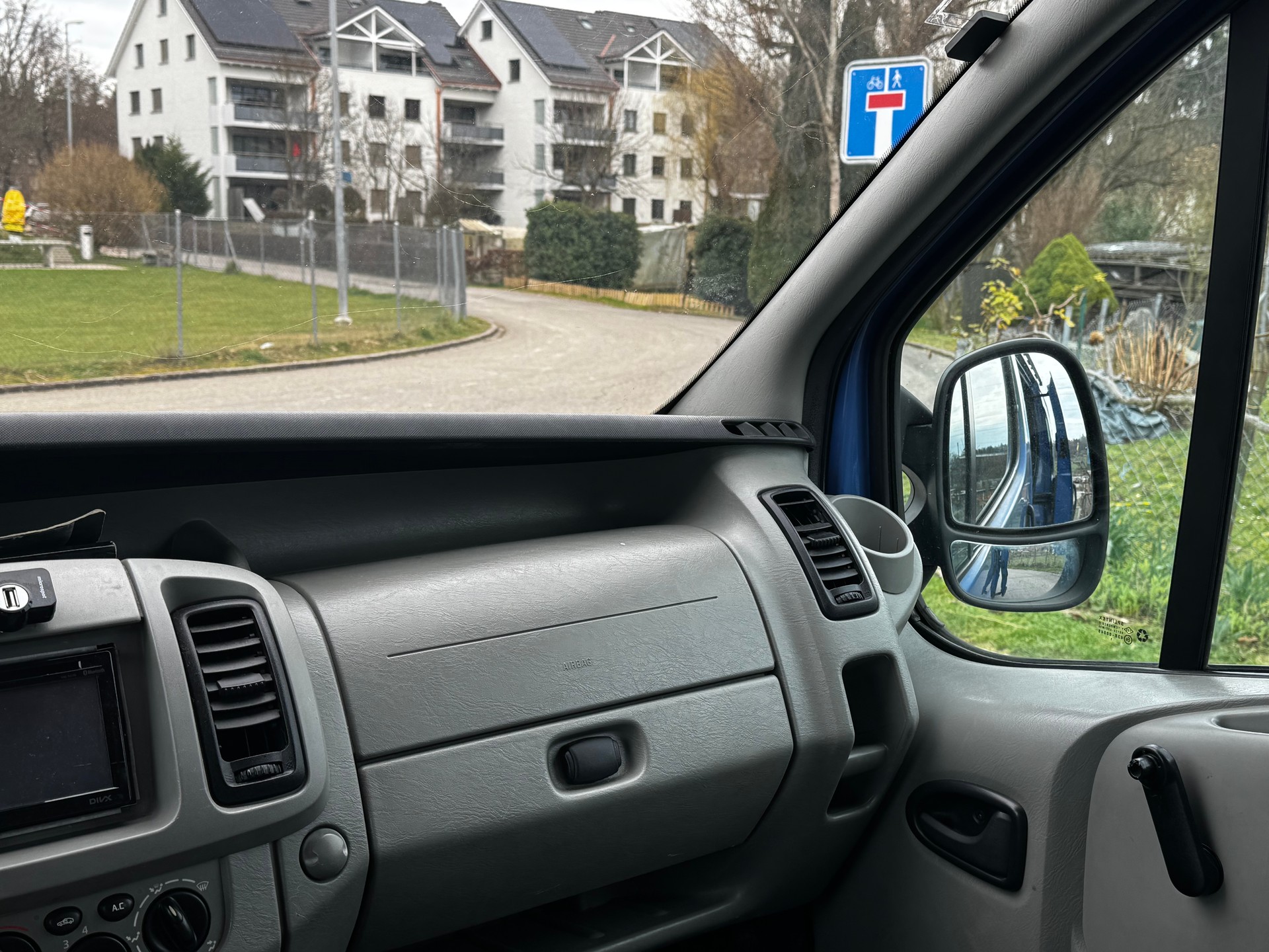 OPEL Vivaro Life 2.5 CDTI 2.7t-image-9