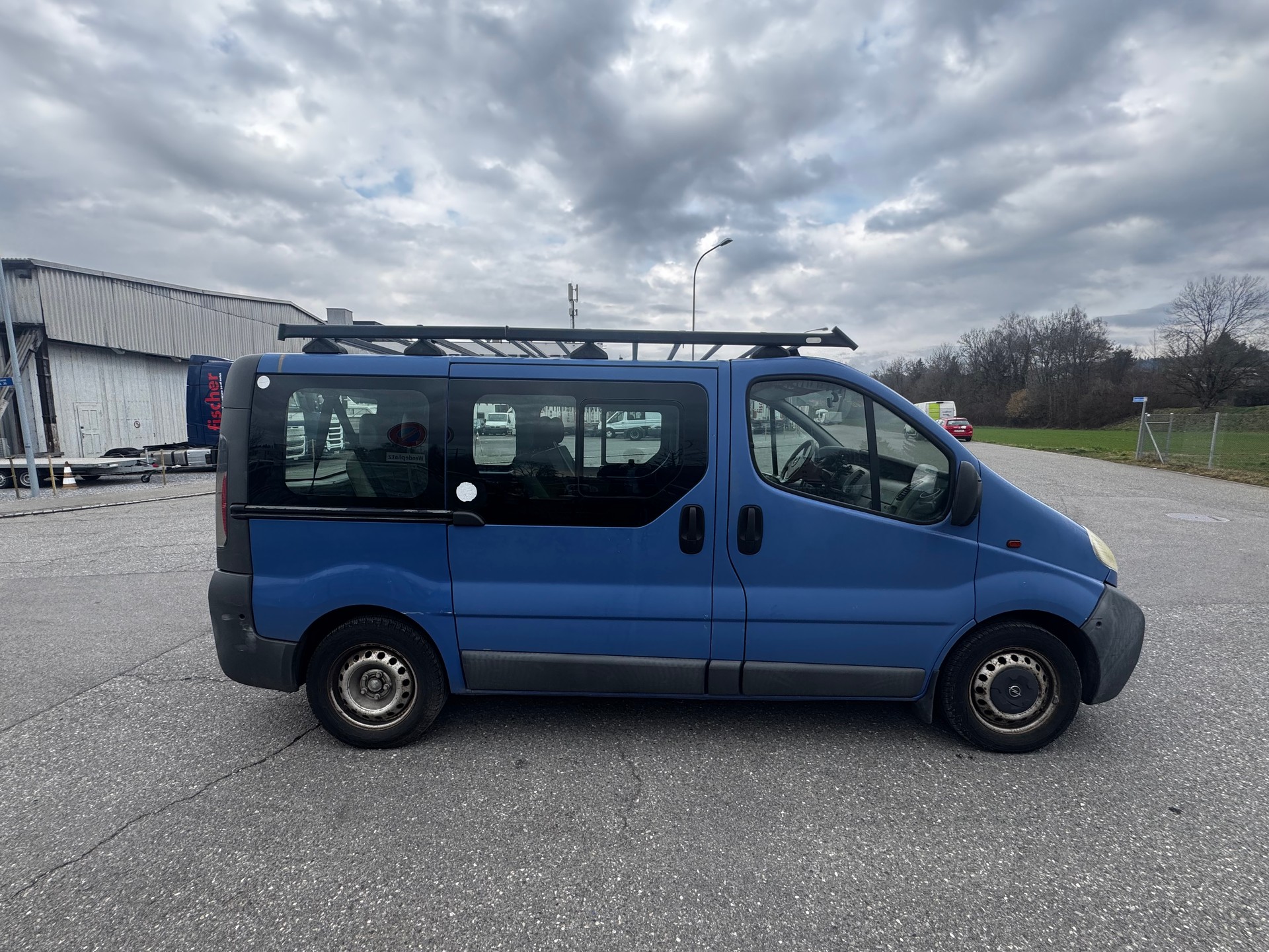 OPEL Vivaro Life 2.5 CDTI 2.7t-image-7