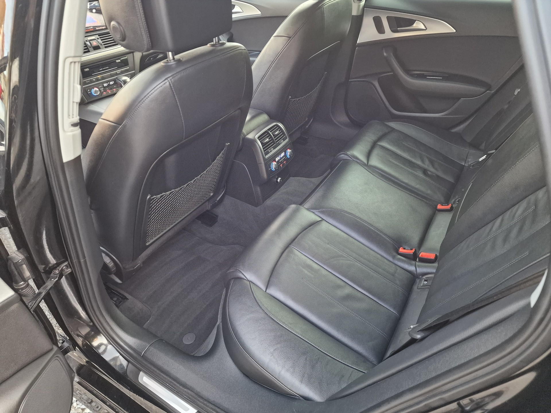 AUDI A6 Avant 2.0 TDI-image-12