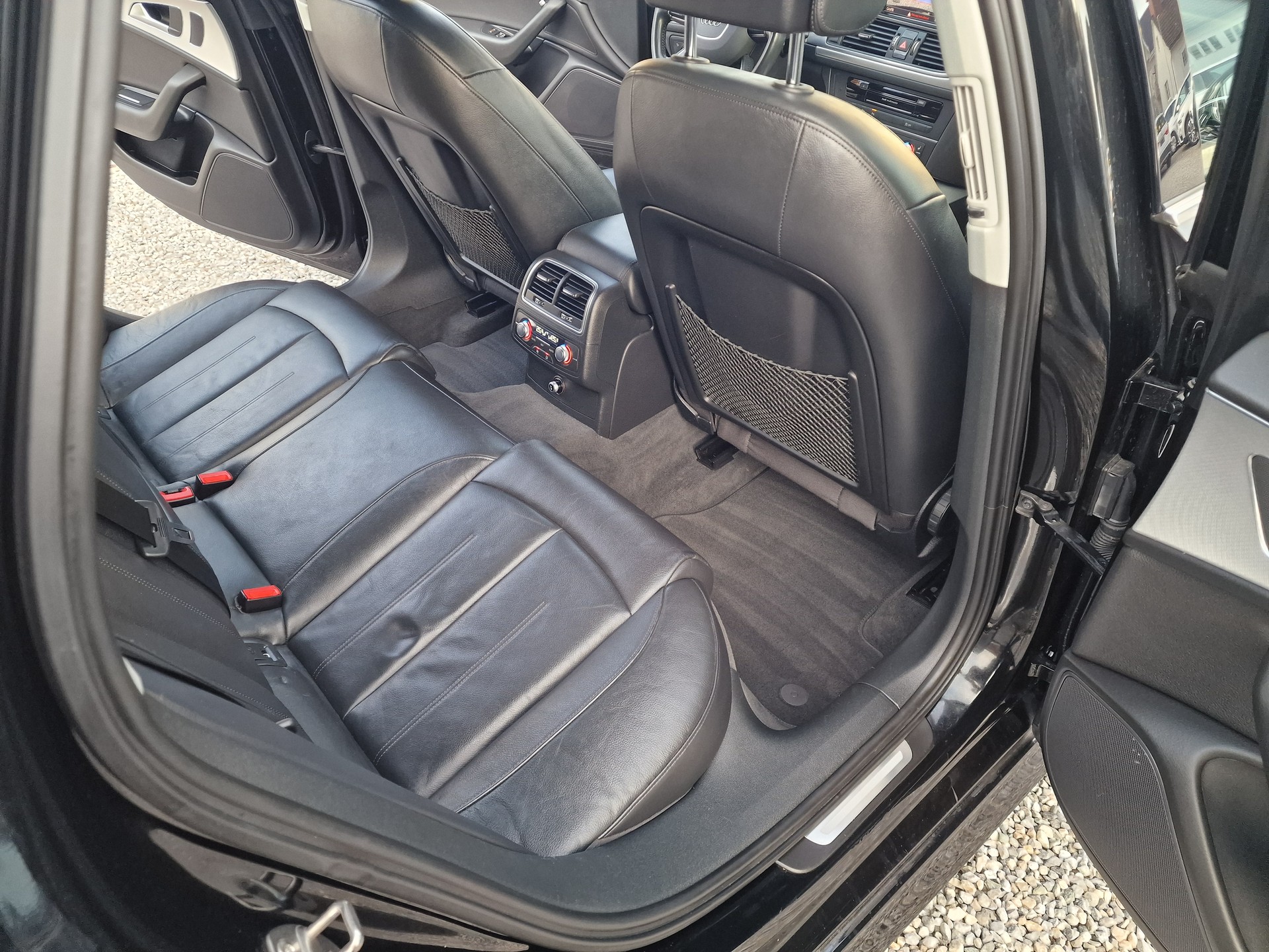 AUDI A6 Avant 2.0 TDI-image-14