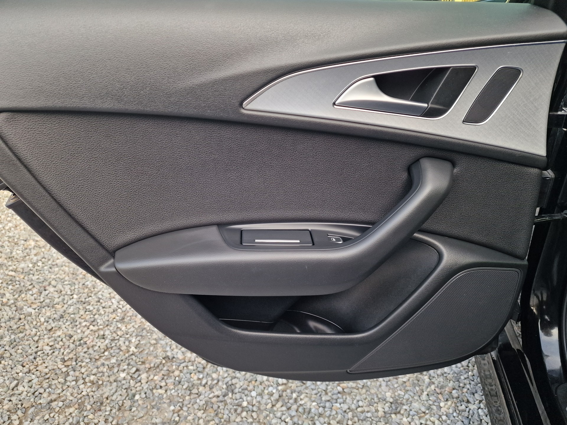 AUDI A6 Avant 2.0 TDI-image-13