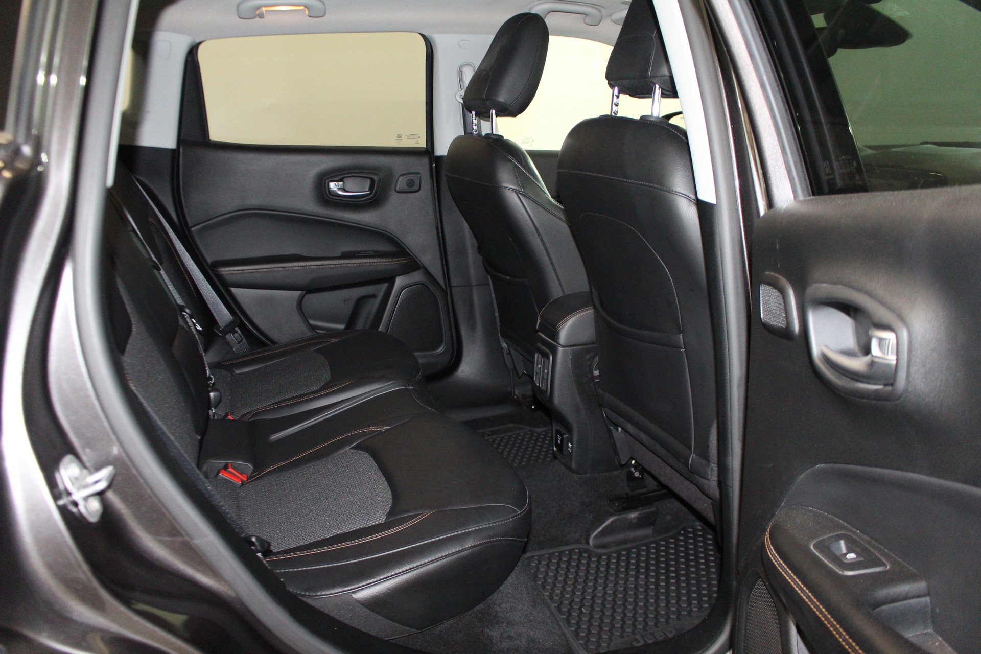 JEEP Compass 1.4 MultiAir Opening Editon AWD-image-9