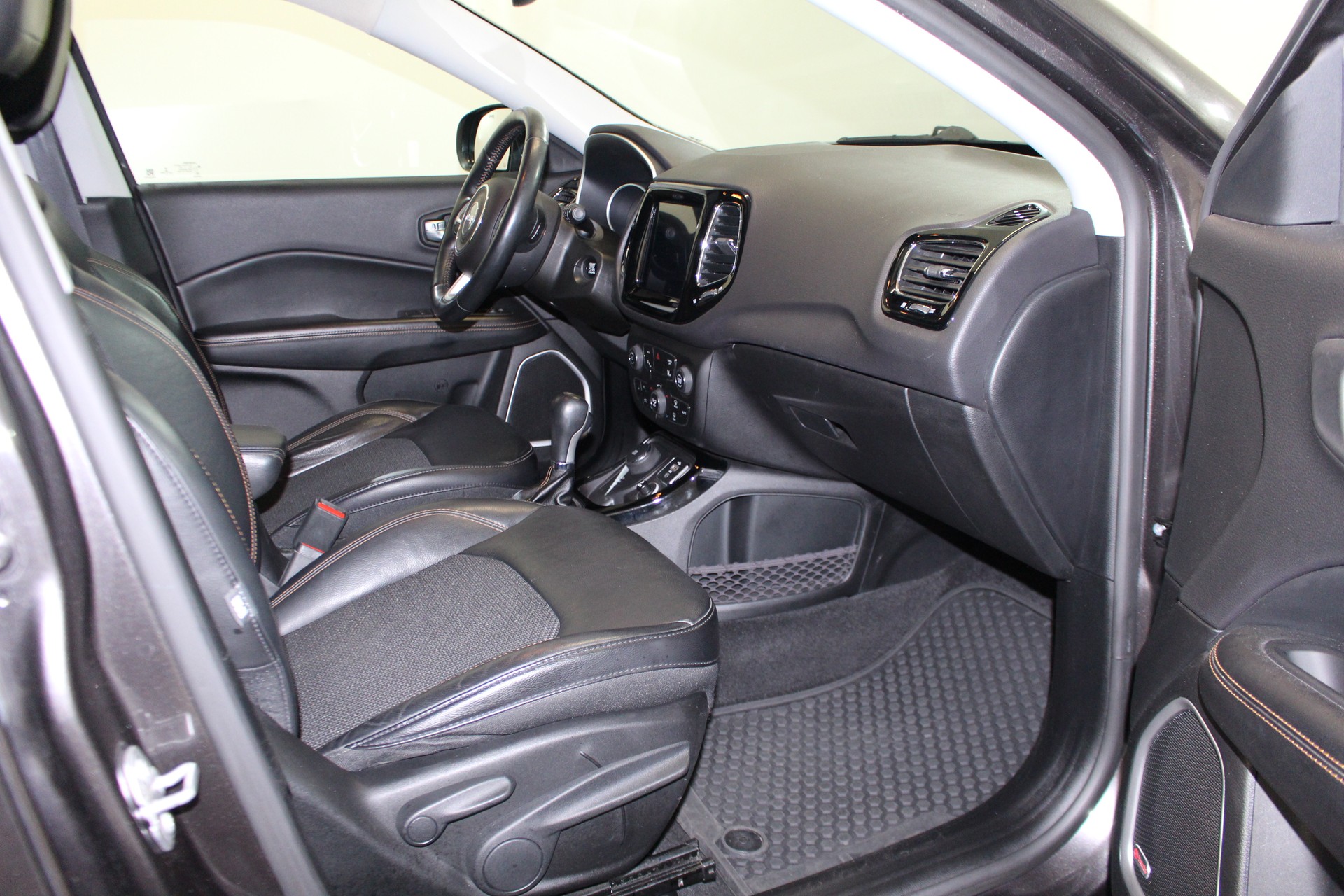 JEEP Compass 1.4 MultiAir Opening Editon AWD-image-10