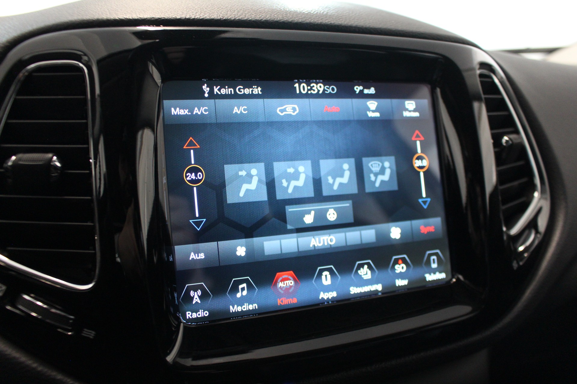 JEEP Compass 1.4 MultiAir Opening Editon AWD-image-16