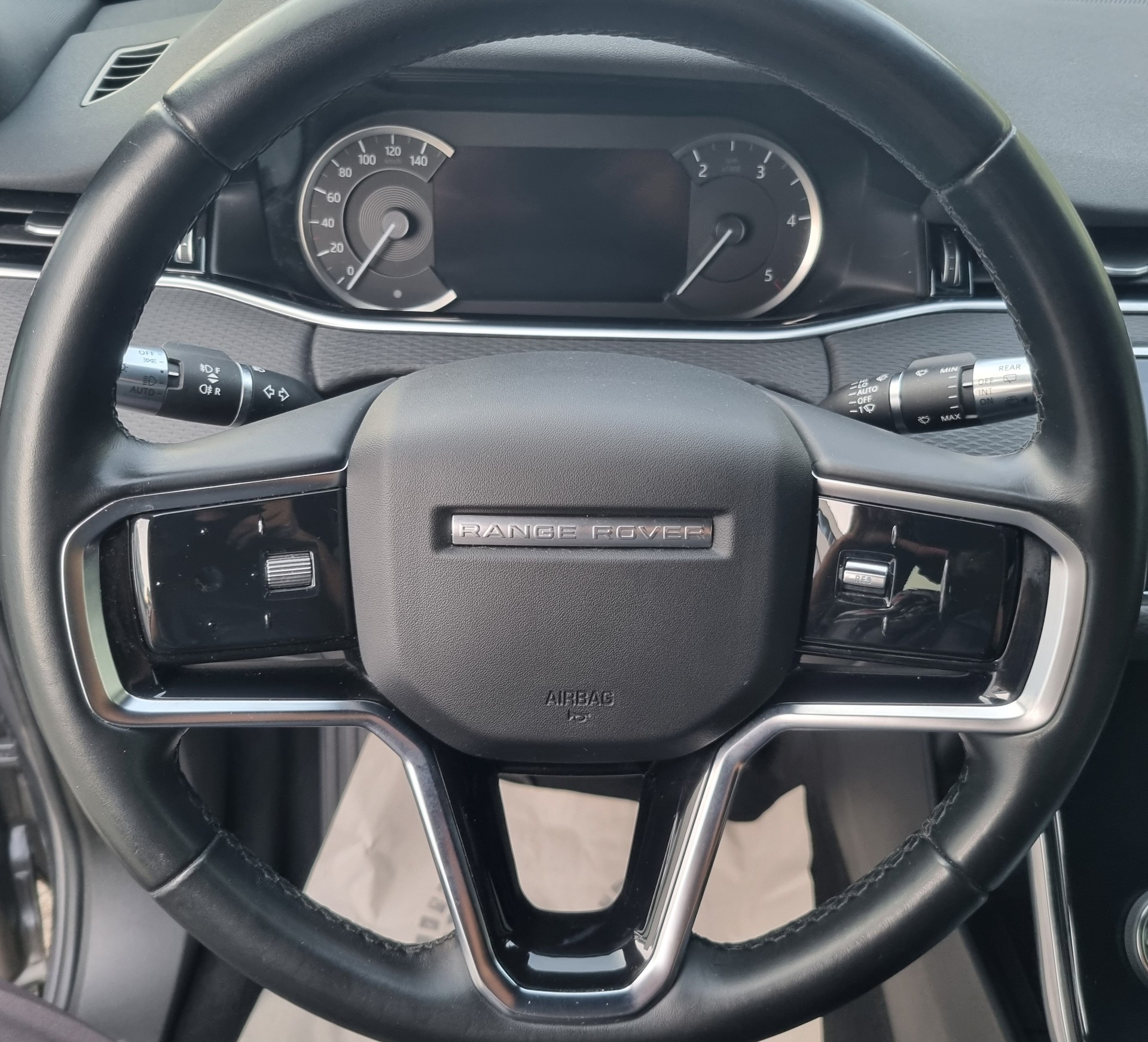 LAND ROVER Range Rover Evoque D 200 MHEV SE AT9-image-4