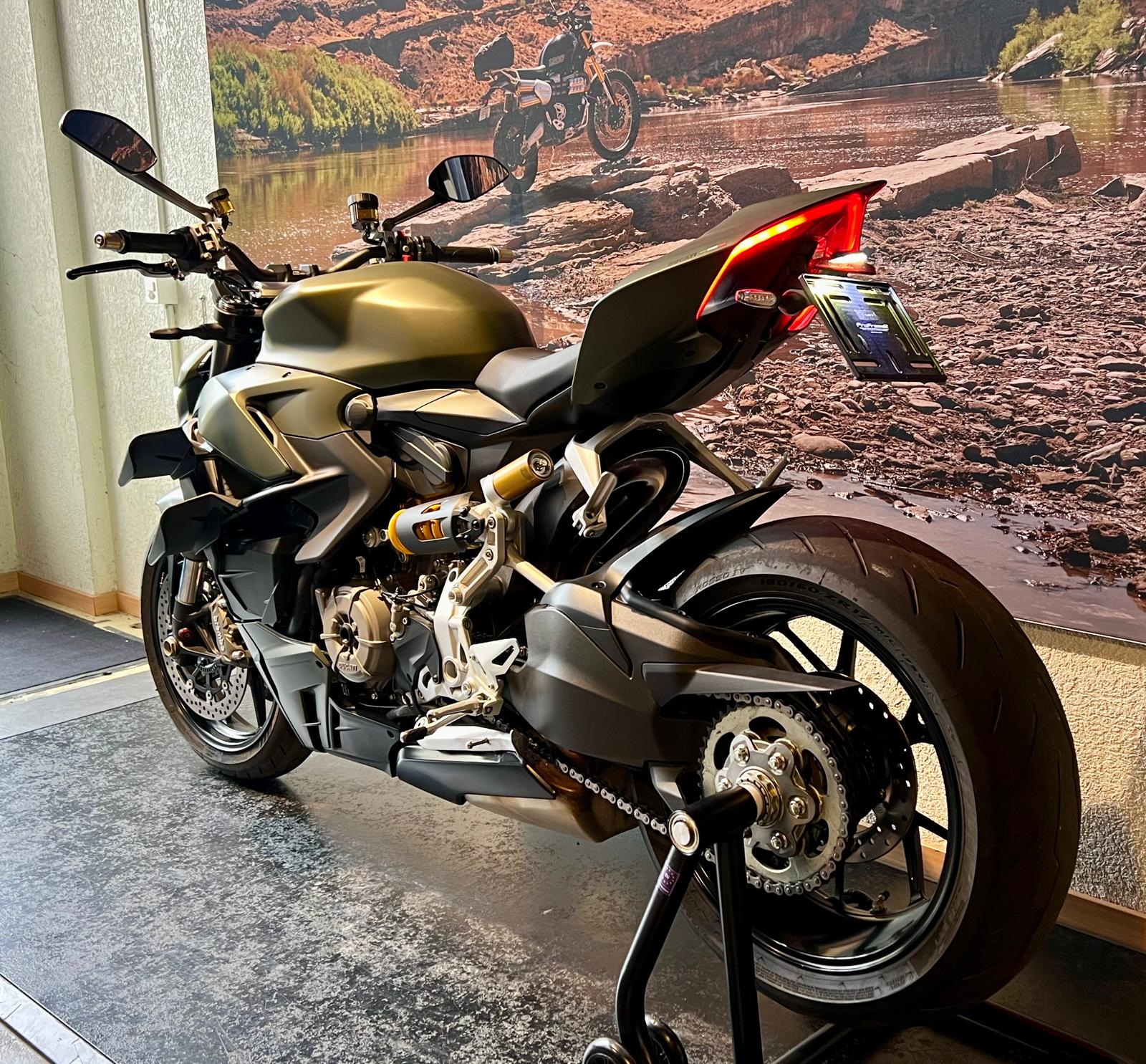 DUCATI Streetfighter V2-image-4