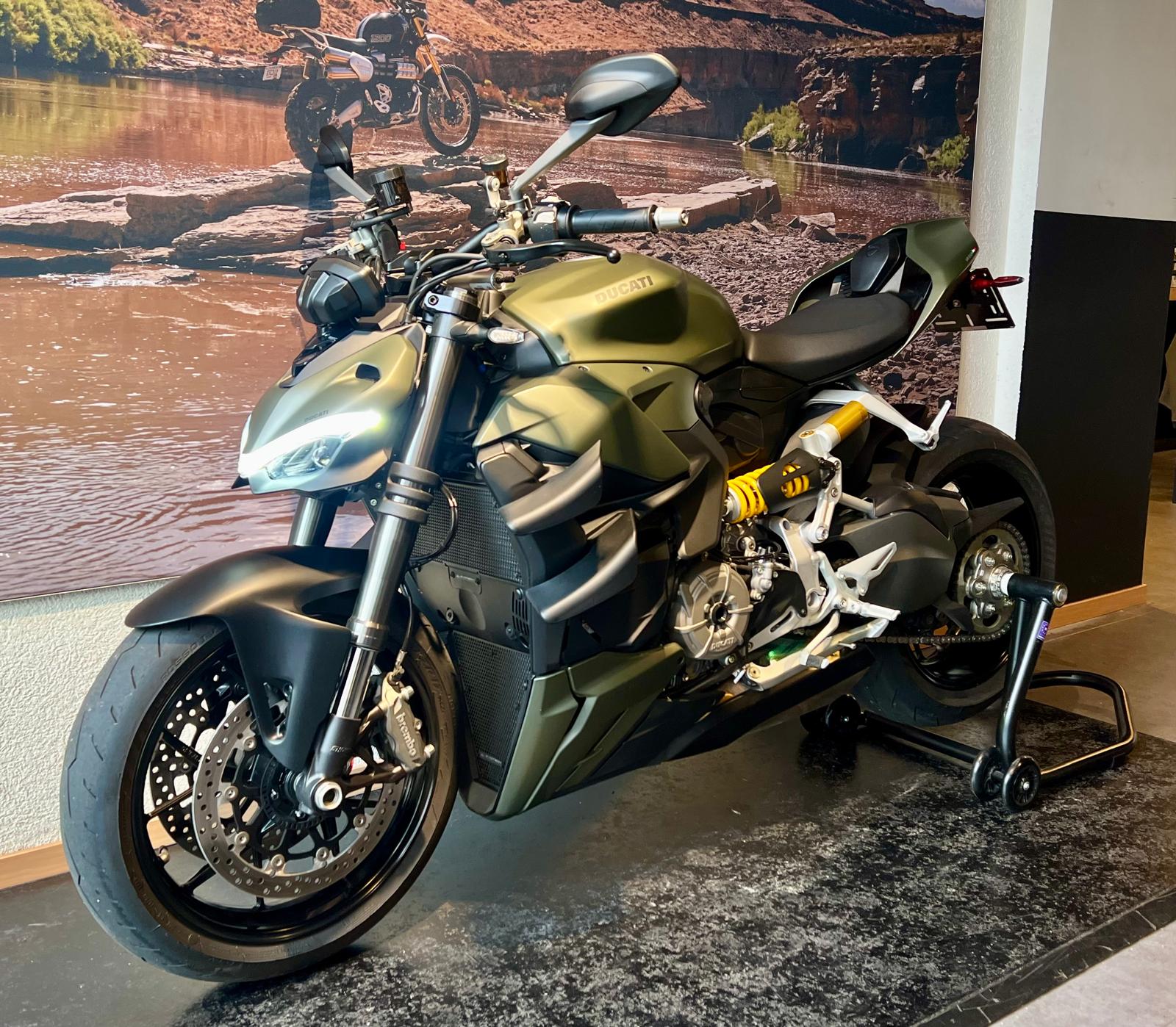 DUCATI Streetfighter V2-showroom-element-2