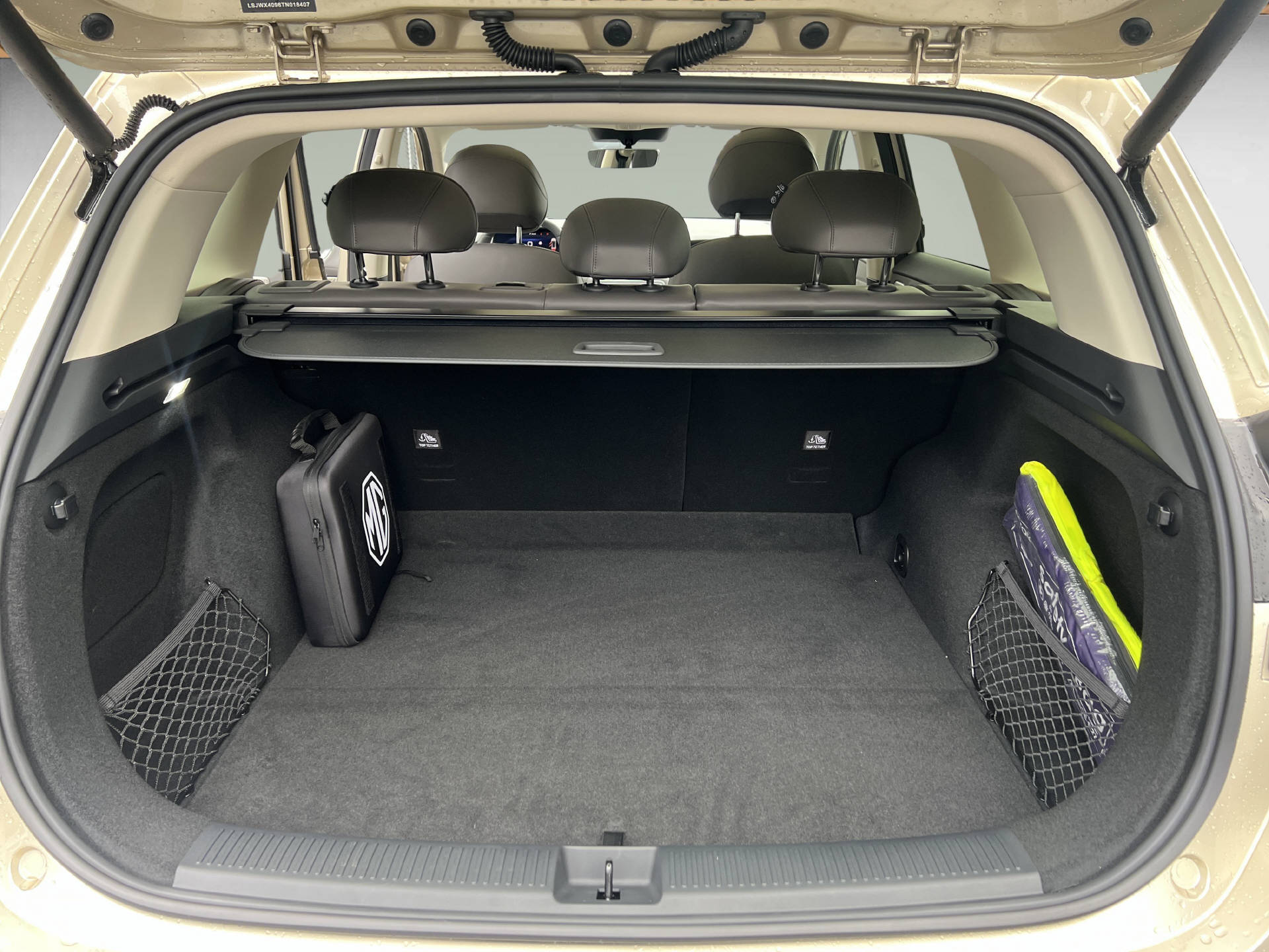 MG S6 EV 77 kWh Luxury 4WD-image-9
