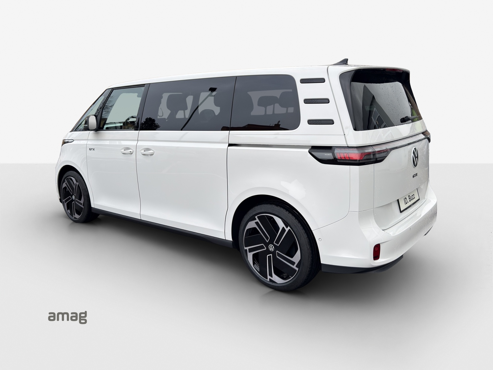 VW ID.Buzz LWB GTX 4 Motion-image-2