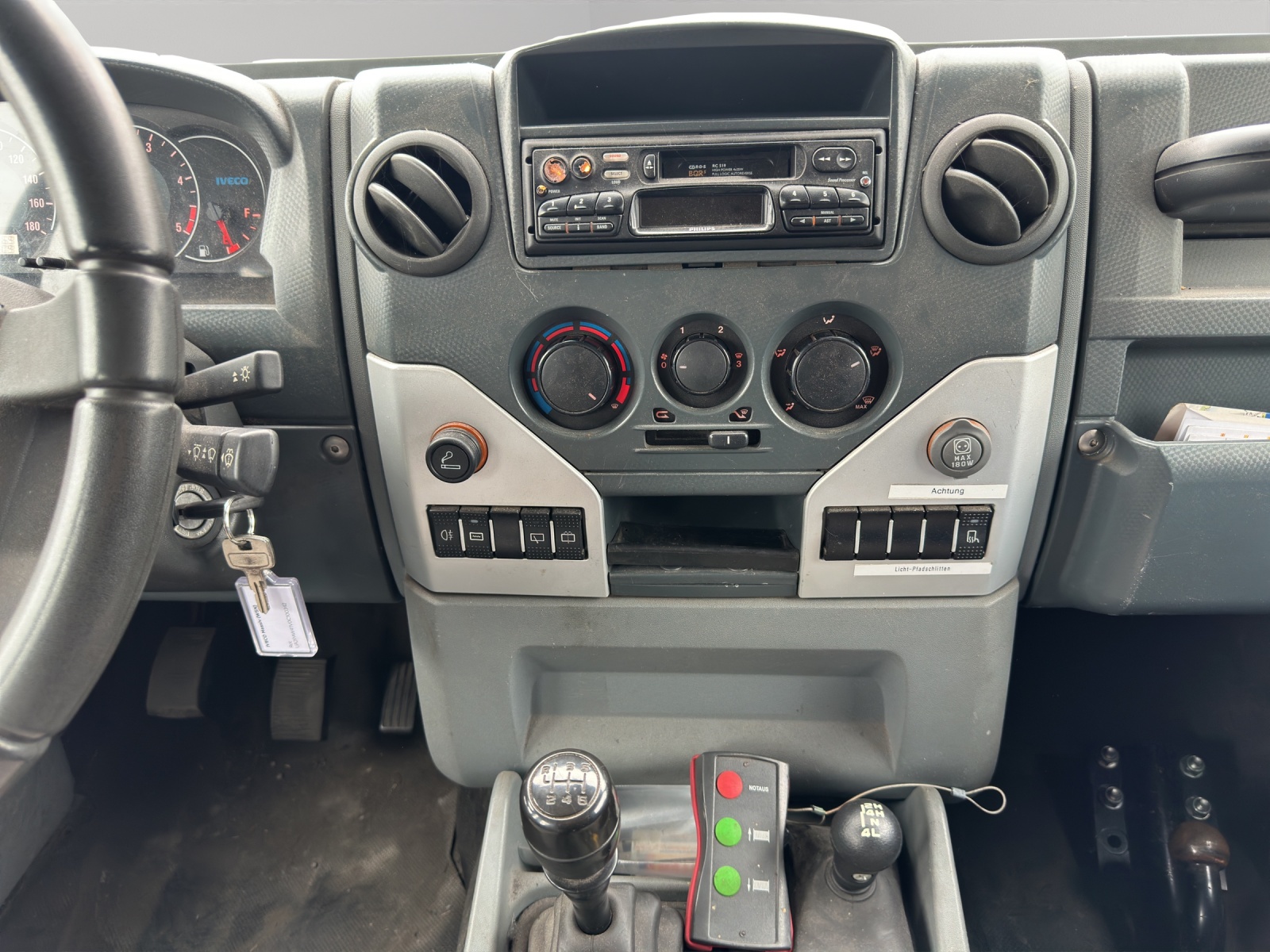 IVECO Massif 3.0 HPT Stationw.-image-12