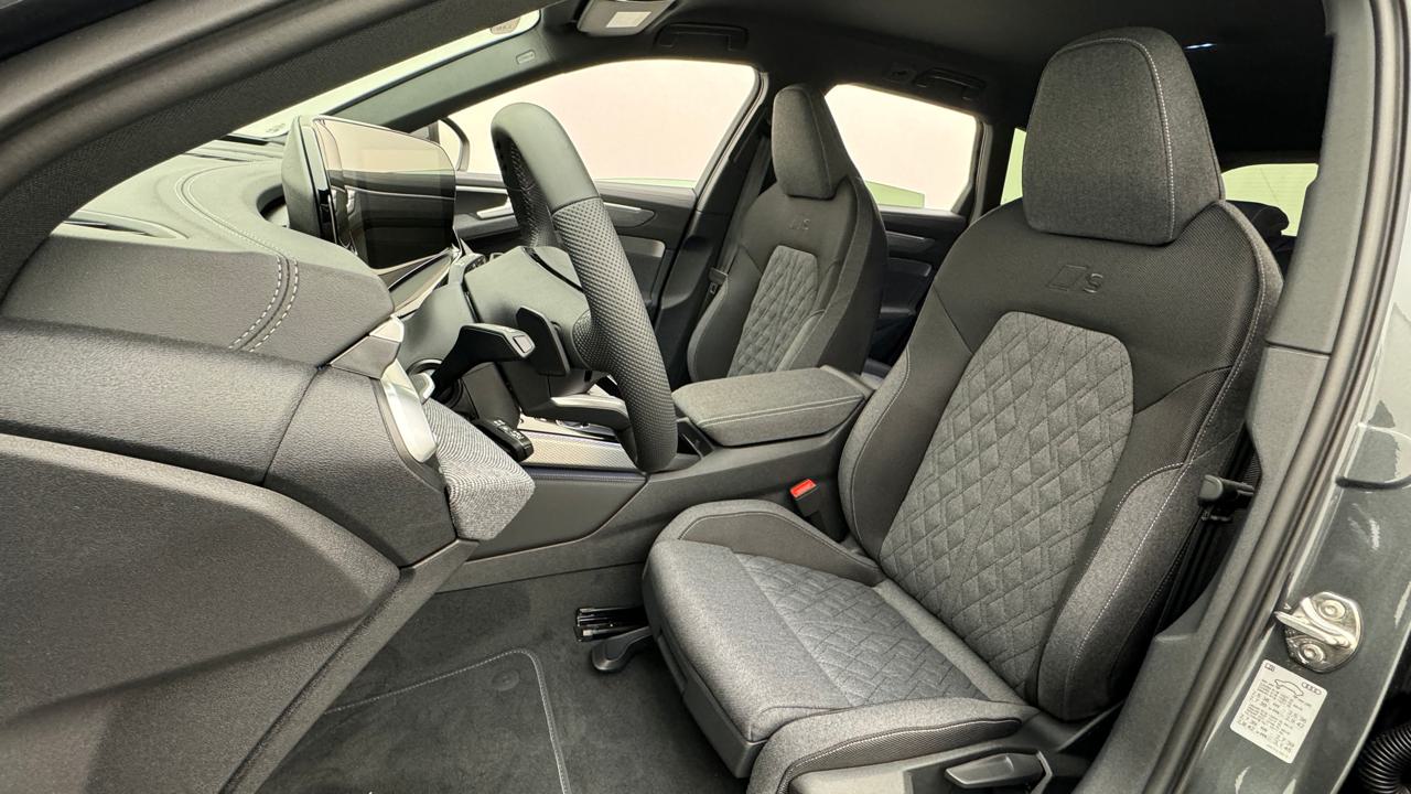 AUDI A6 Avant TDI S line quattro 150 kW S tronic-image-4