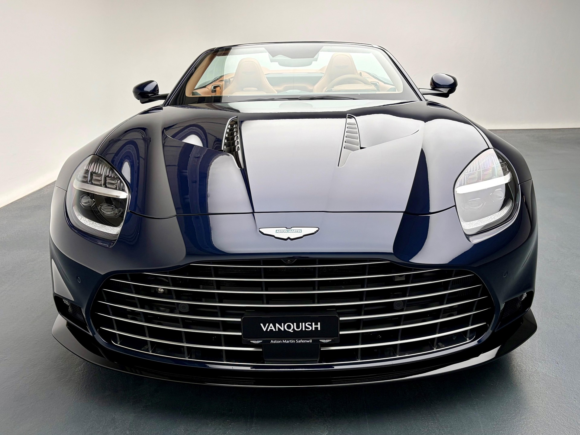 ASTON MARTIN Vanquish Volante 5.2 V12 Bi-Turbo-image-24