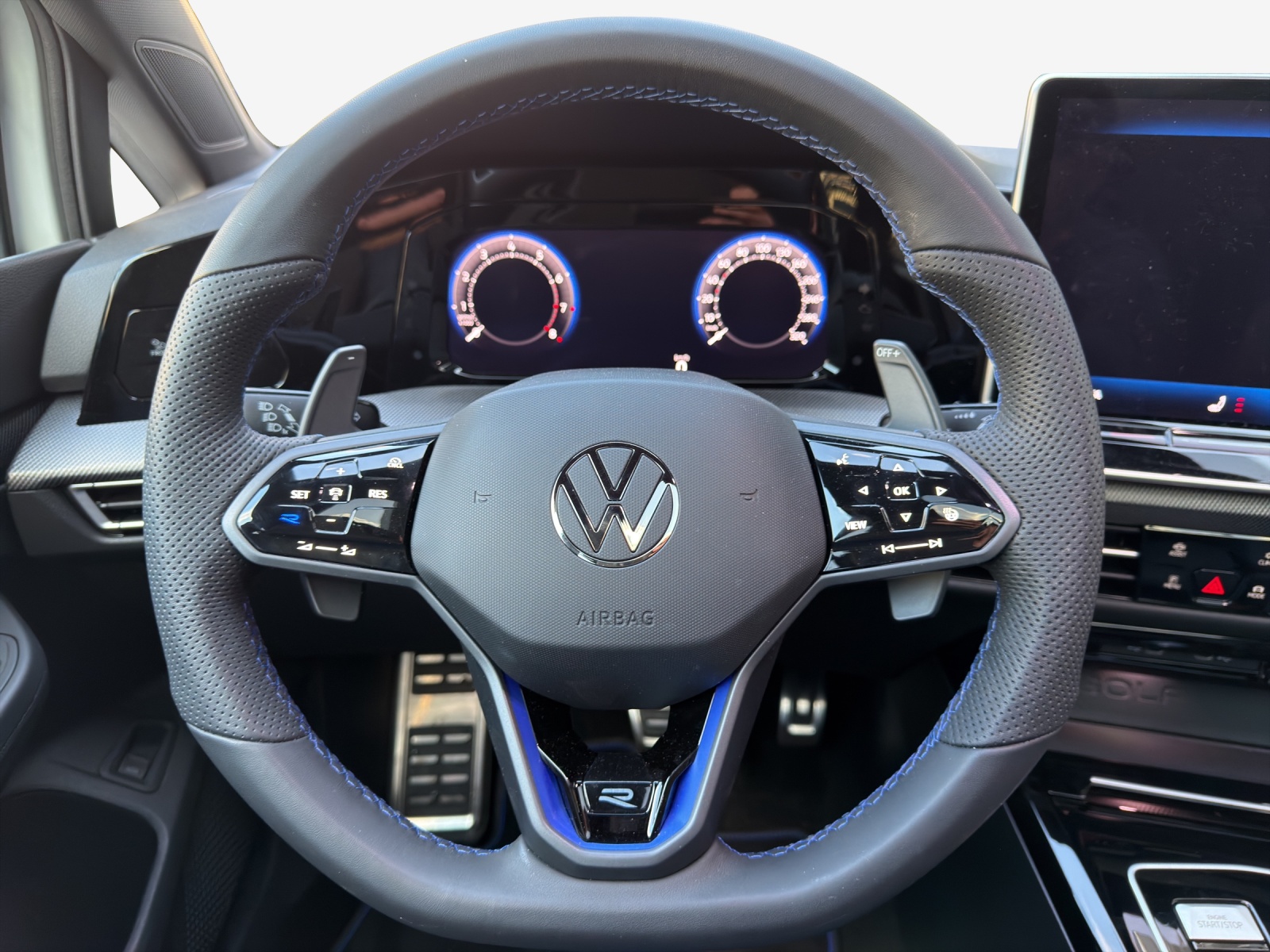 VW Golf Variant 2.0 TSI R DSG 4 Motion-image-9