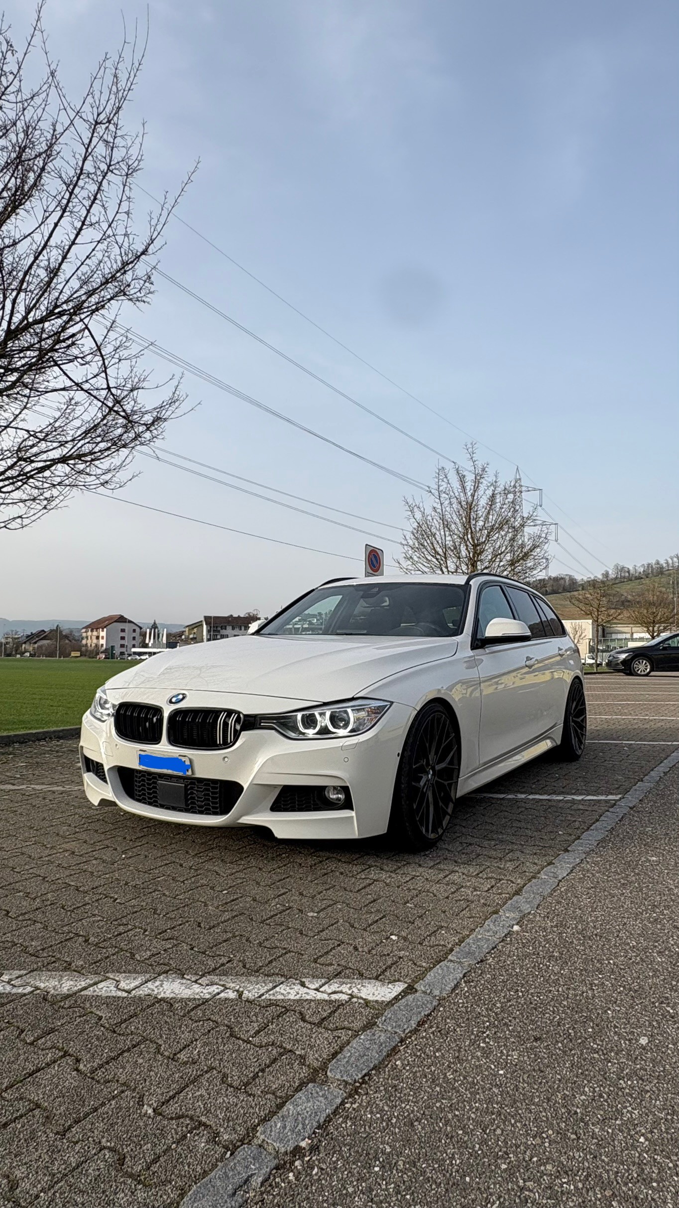 BMW 335i xDrive Touring Sport Line Steptronic-image-0